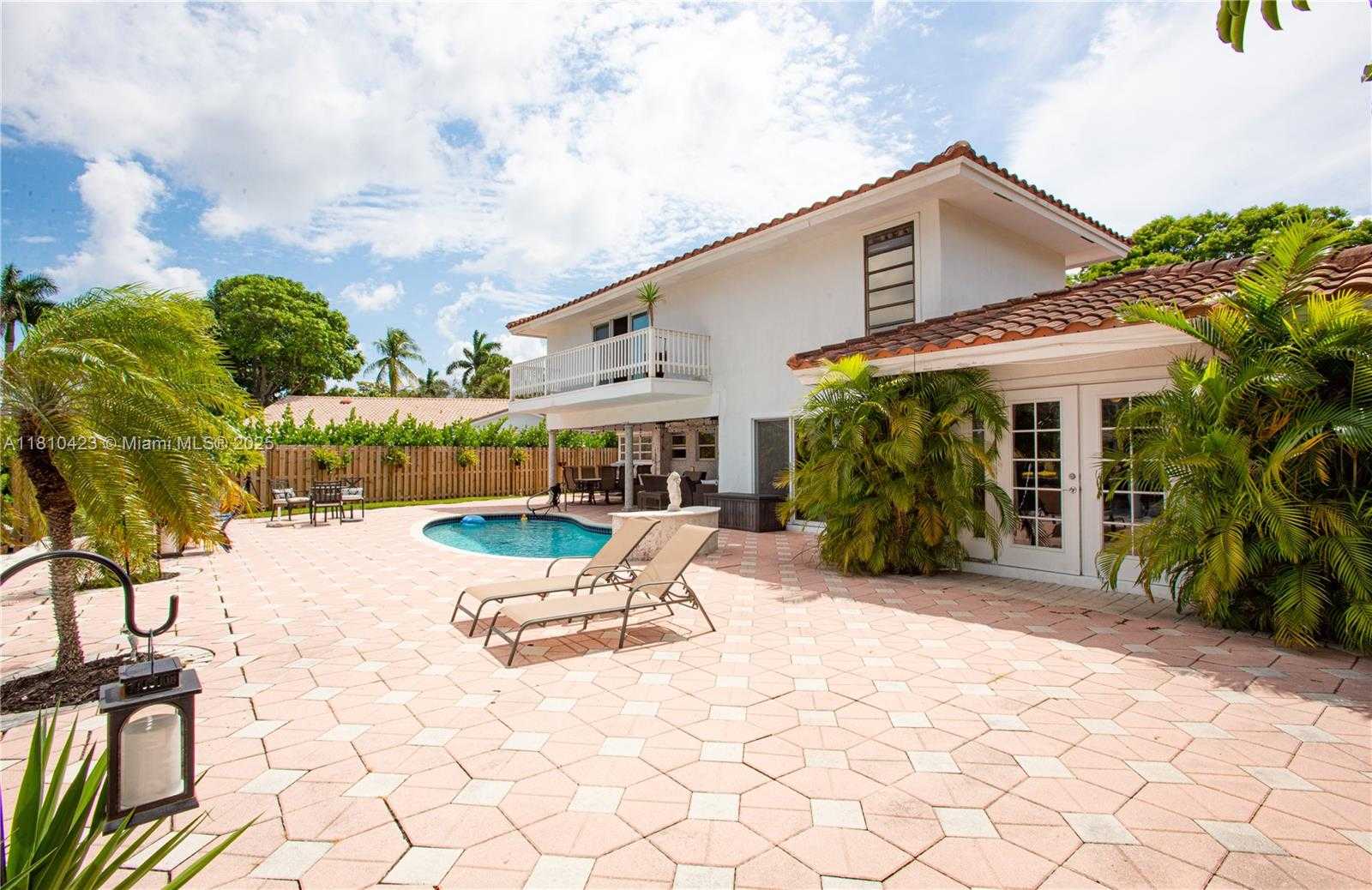 Small Image of 2908 BAYVIEW DR, Fort Lauderdale Number 8