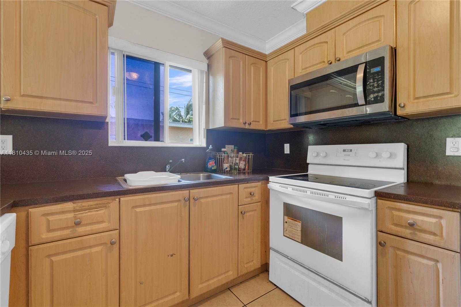 Small Image of 12912 NORTH EAST 7TH AVE, North Miami Number 11
