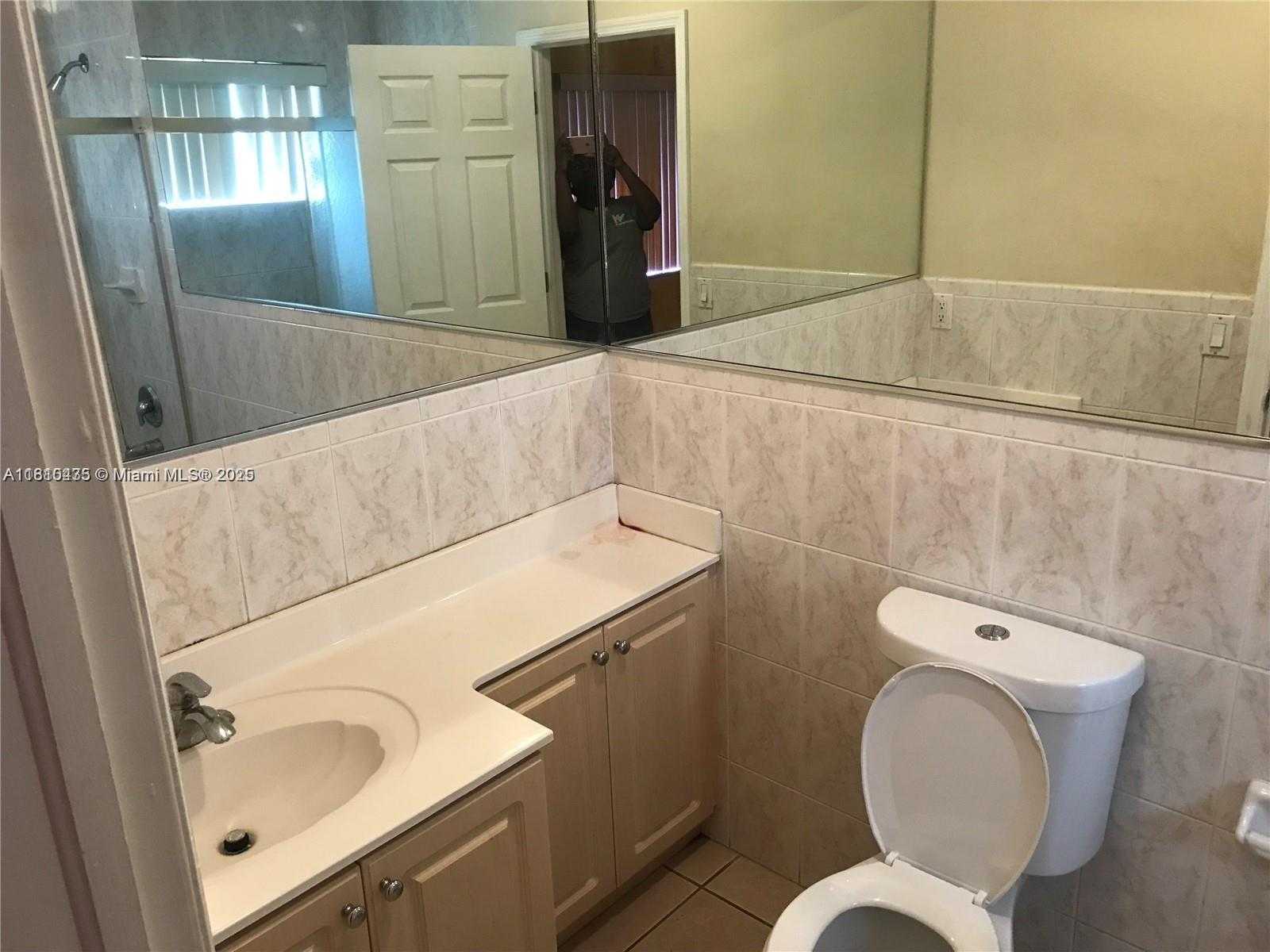 Small Image of 12912 NORTH EAST 7TH AVE, North Miami Number 4