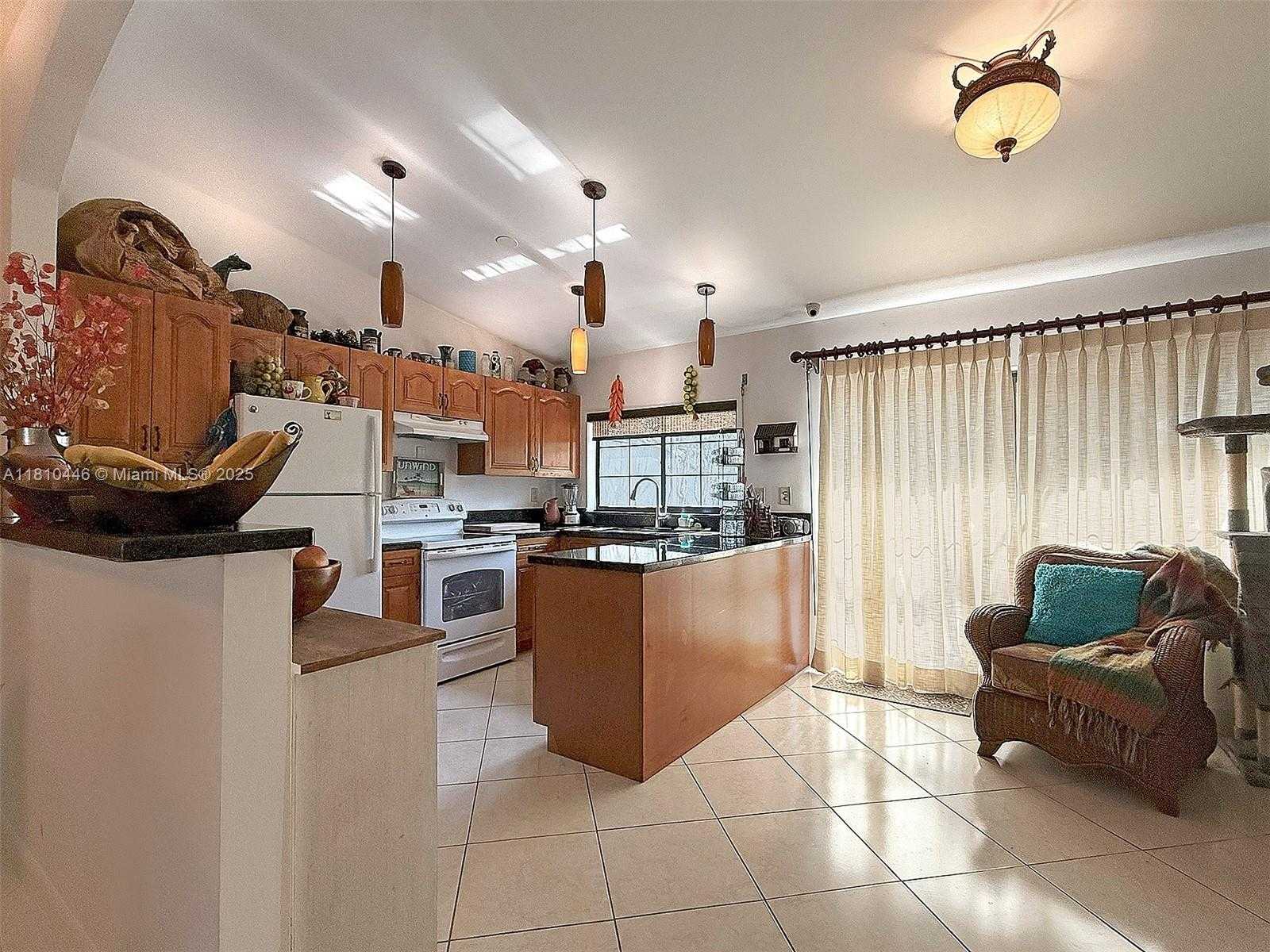 Small Image of 8923 SOUTH WEST 151ST CT, Miami Number 10