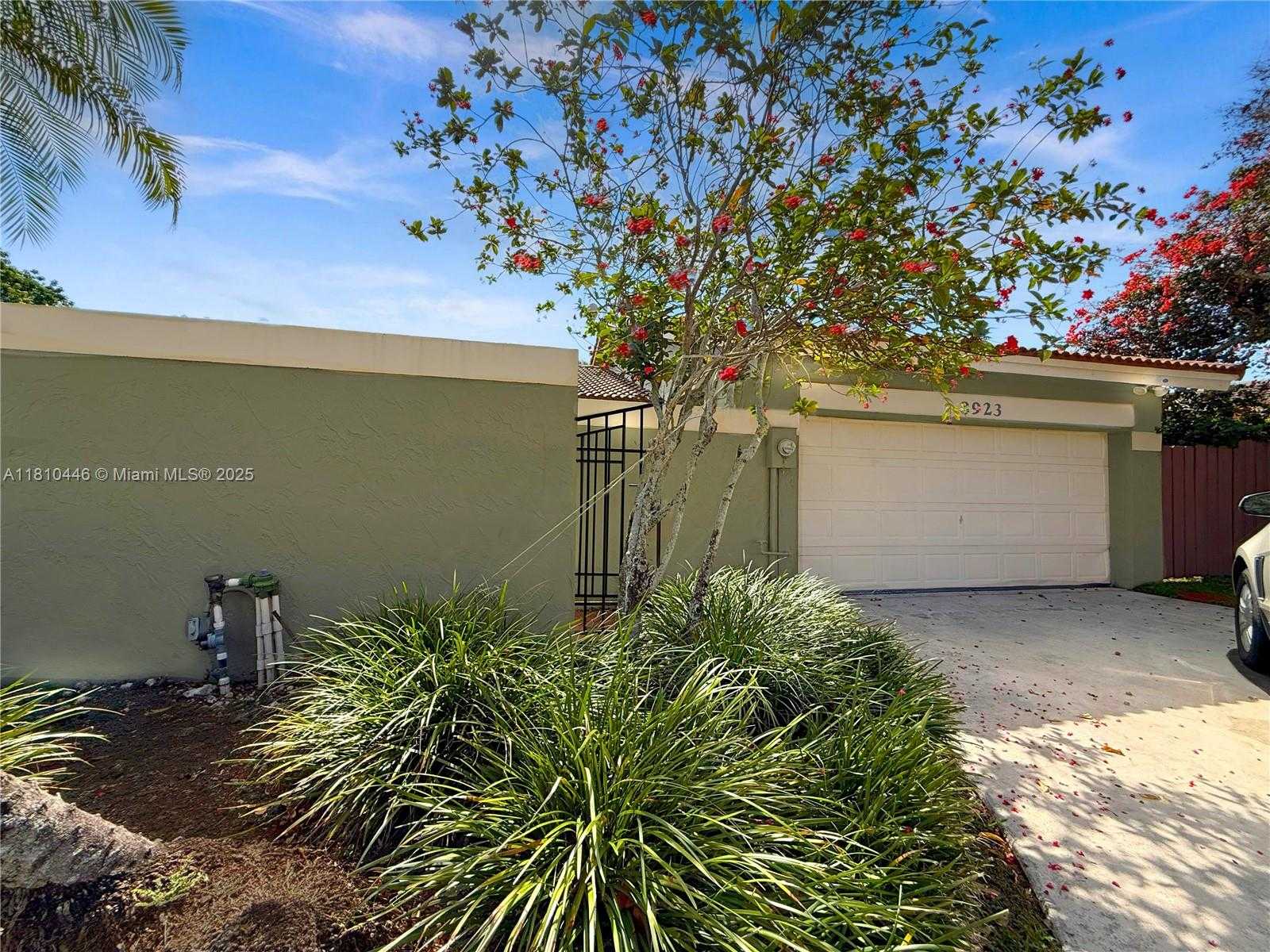 Small Image of 8923 SOUTH WEST 151ST CT, Miami Number 2