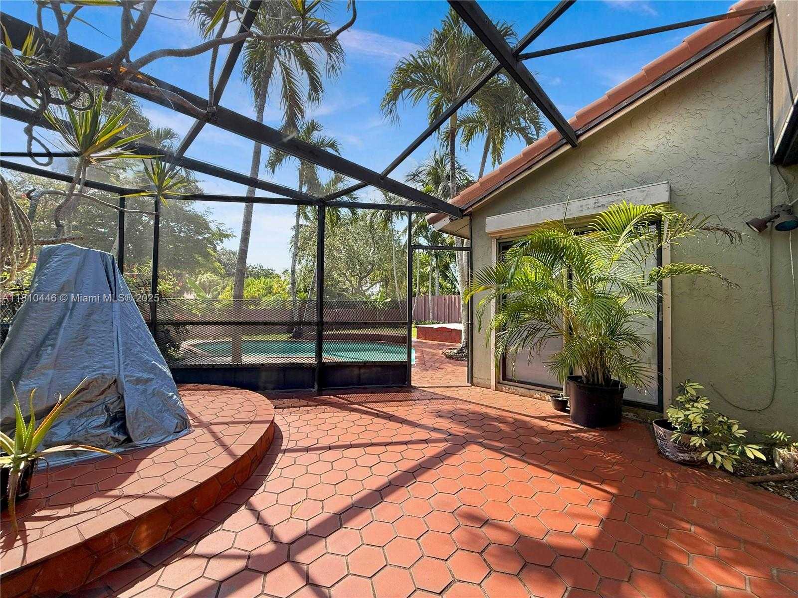 Small Image of 8923 SOUTH WEST 151ST CT, Miami Number 27