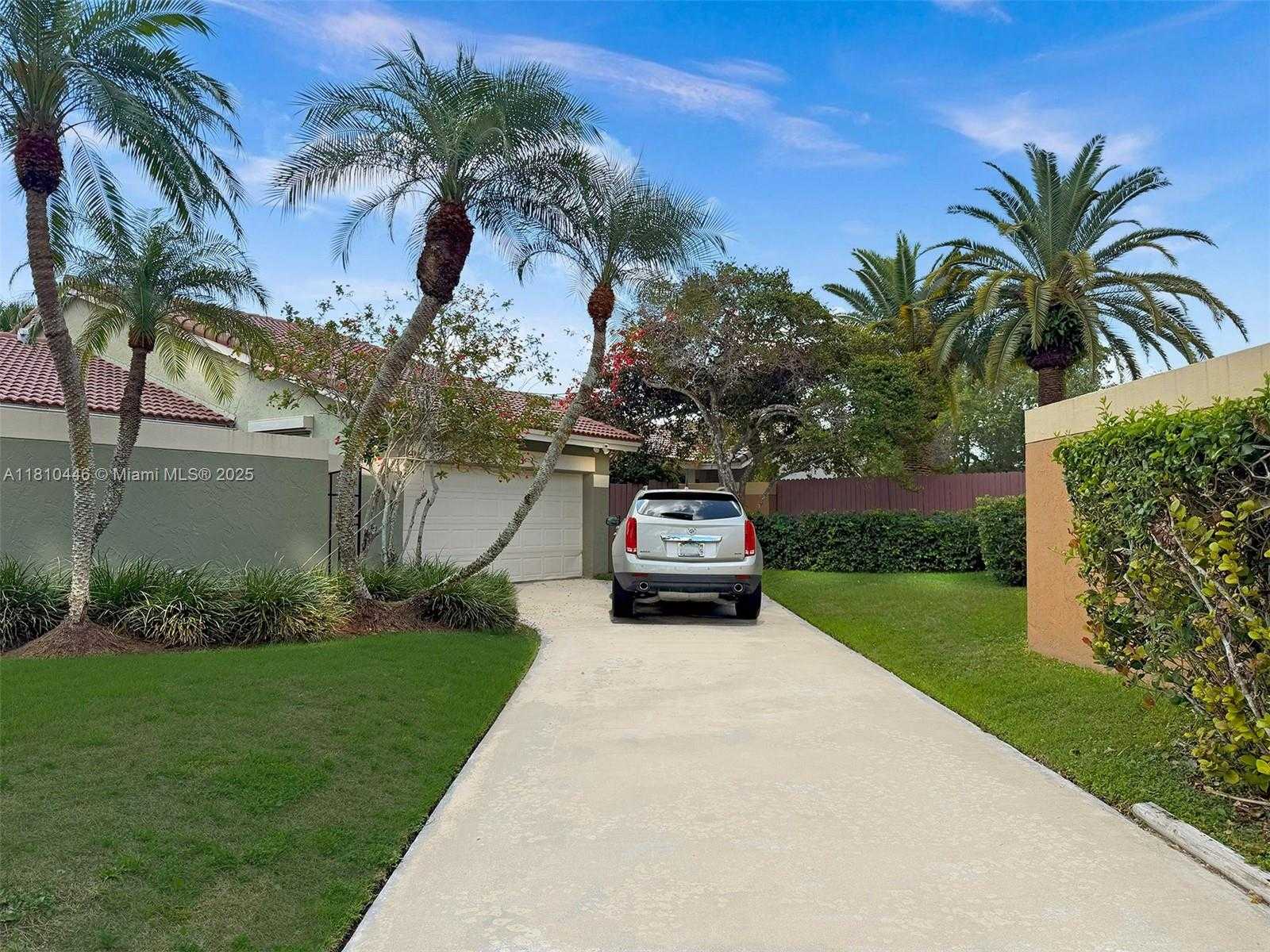 Small Image of 8923 SOUTH WEST 151ST CT, Miami Number 3