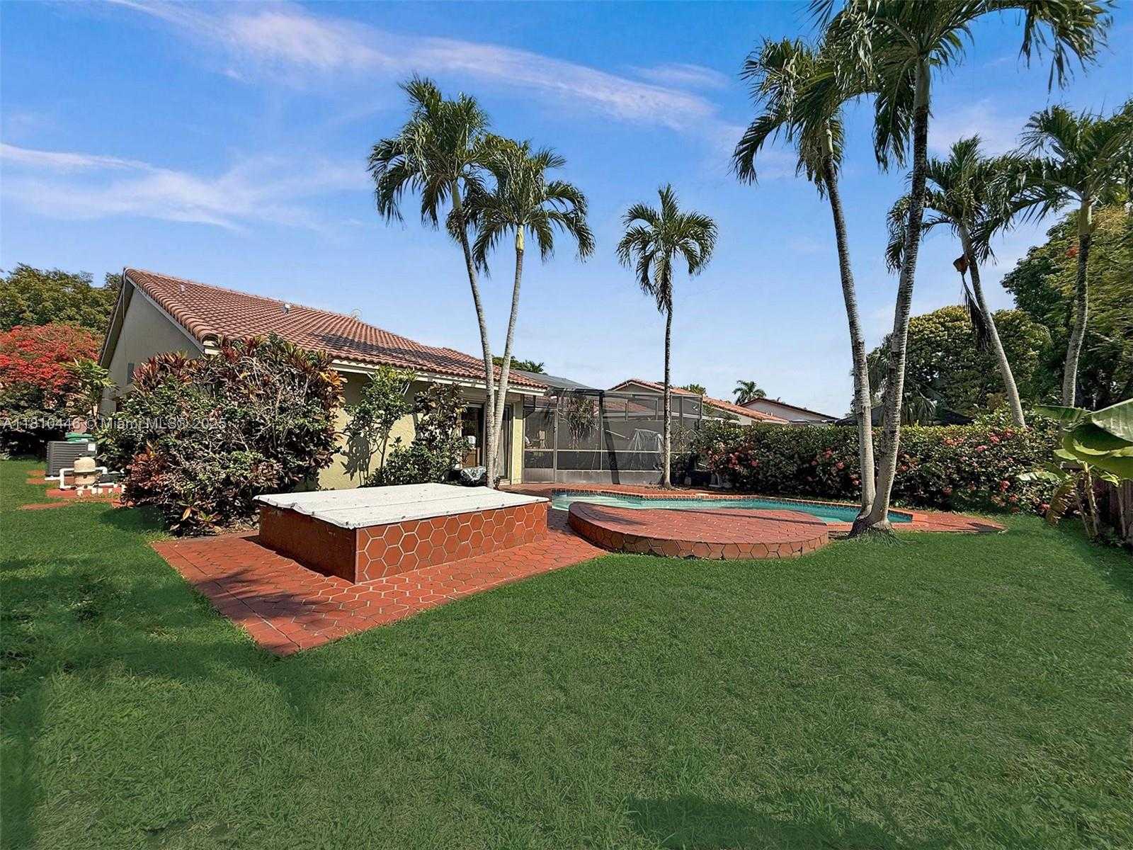 Small Image of 8923 SOUTH WEST 151ST CT, Miami Number 30