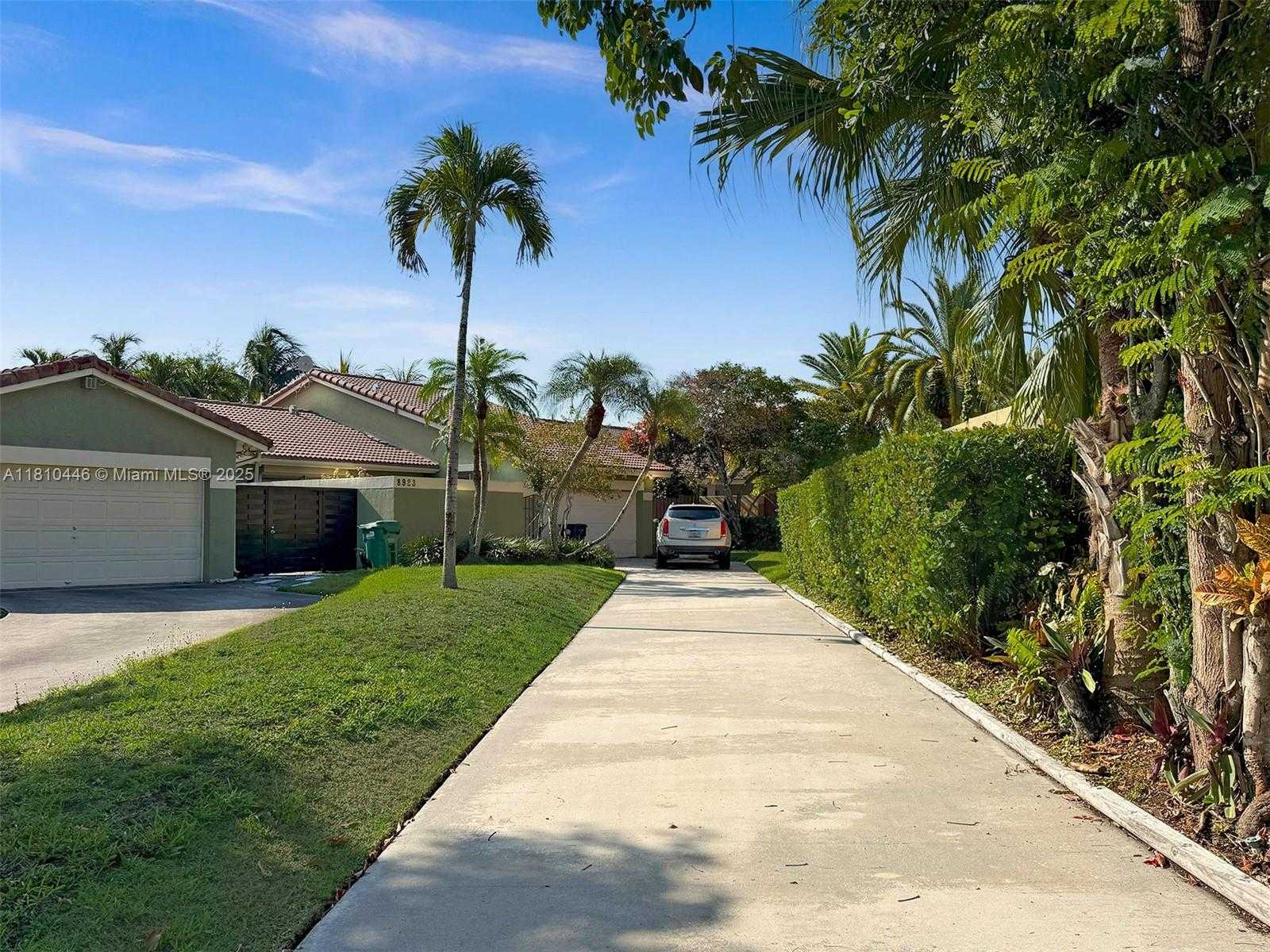 Small Image of 8923 SOUTH WEST 151ST CT, Miami Number 32