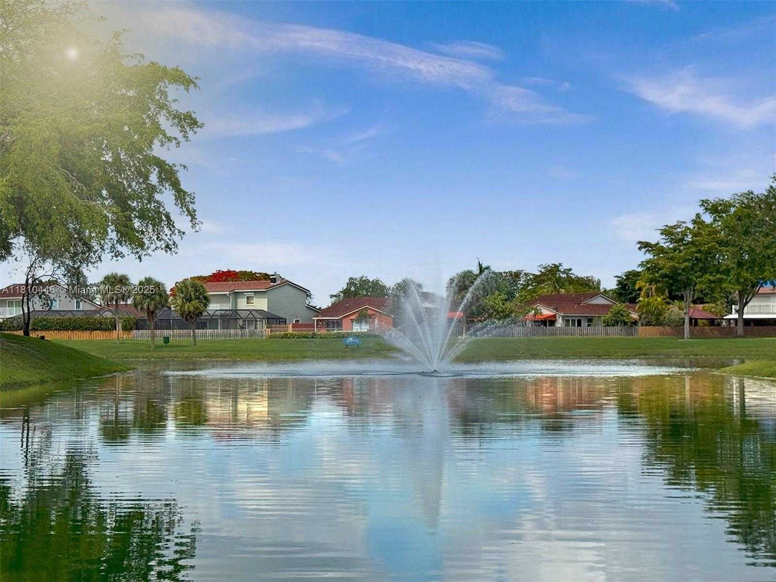 Small Image of 8923 SOUTH WEST 151ST CT, Miami Number 33