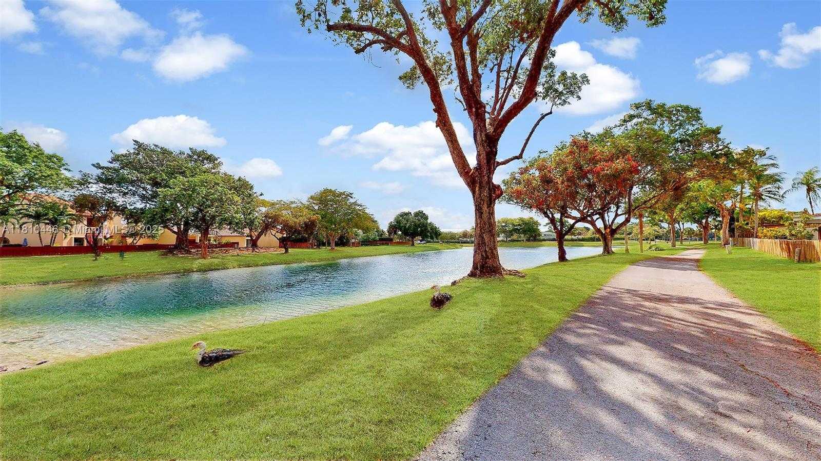 Small Image of 8923 SOUTH WEST 151ST CT, Miami Number 35