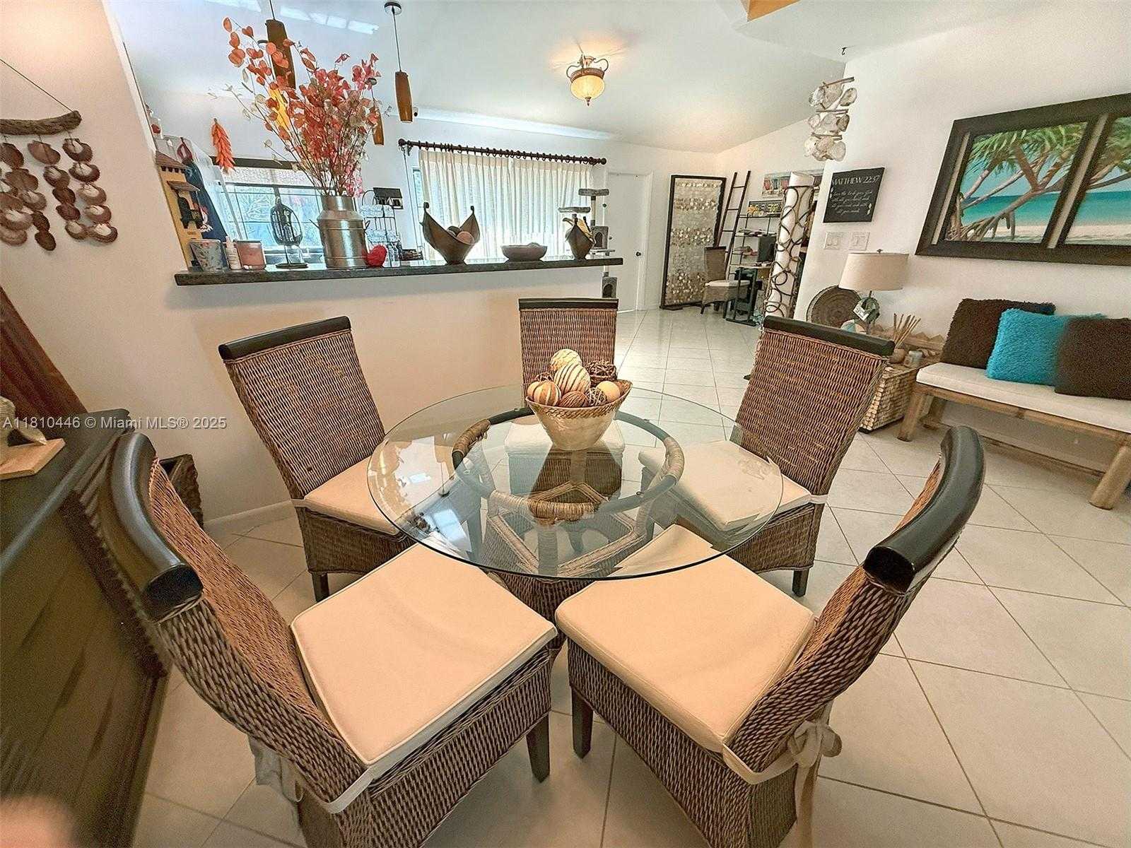 Small Image of 8923 SOUTH WEST 151ST CT, Miami Number 5