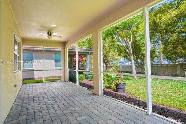 Small Image of 3943 MAHOGANY LN, Hollywood Number 19