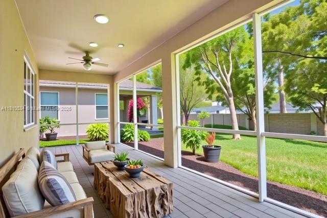 Small Image of 3943 MAHOGANY LN, Hollywood Number 20
