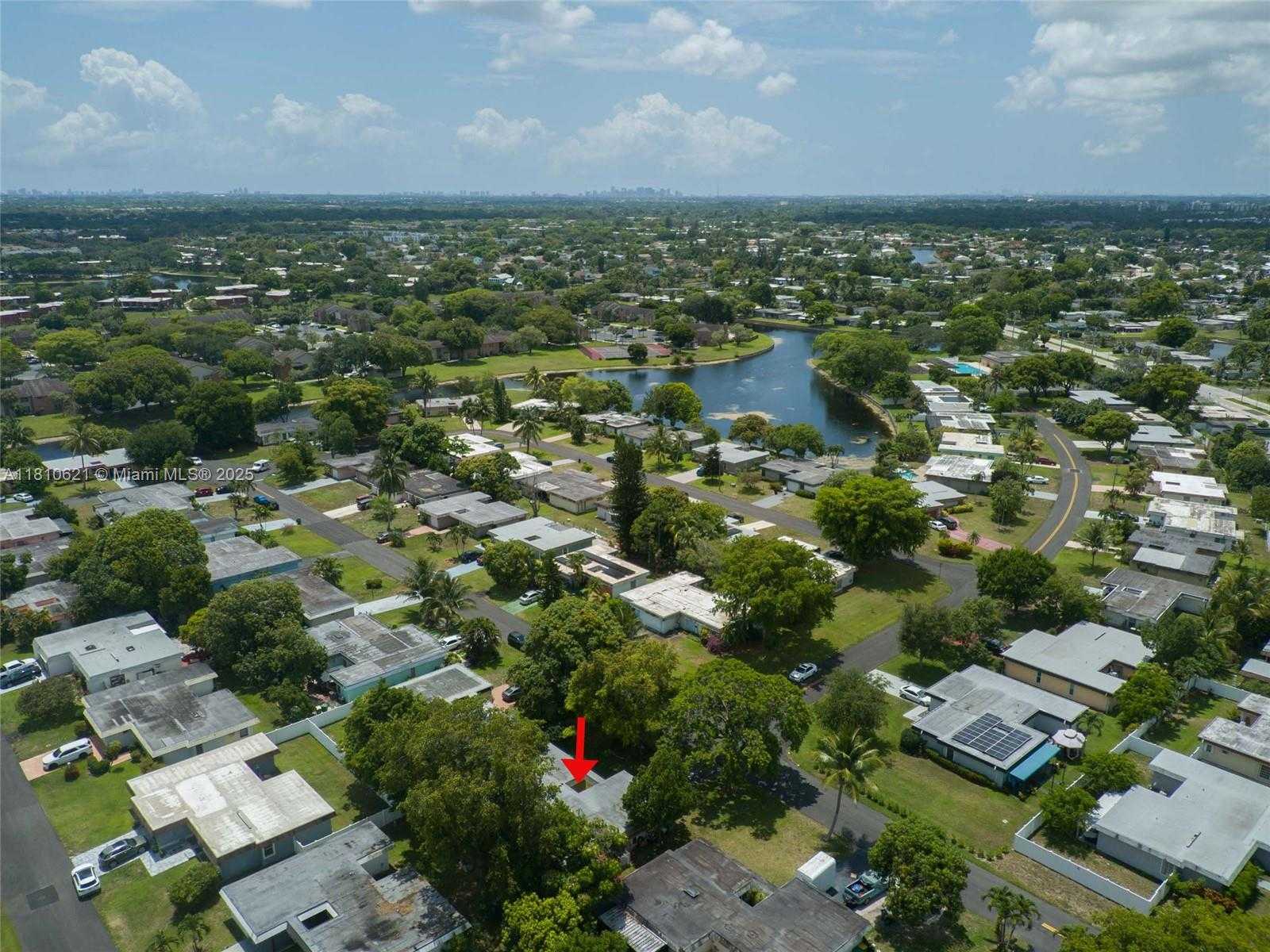Small Image of 7201 NORTH WEST 67TH ST, Tamarac Number 12