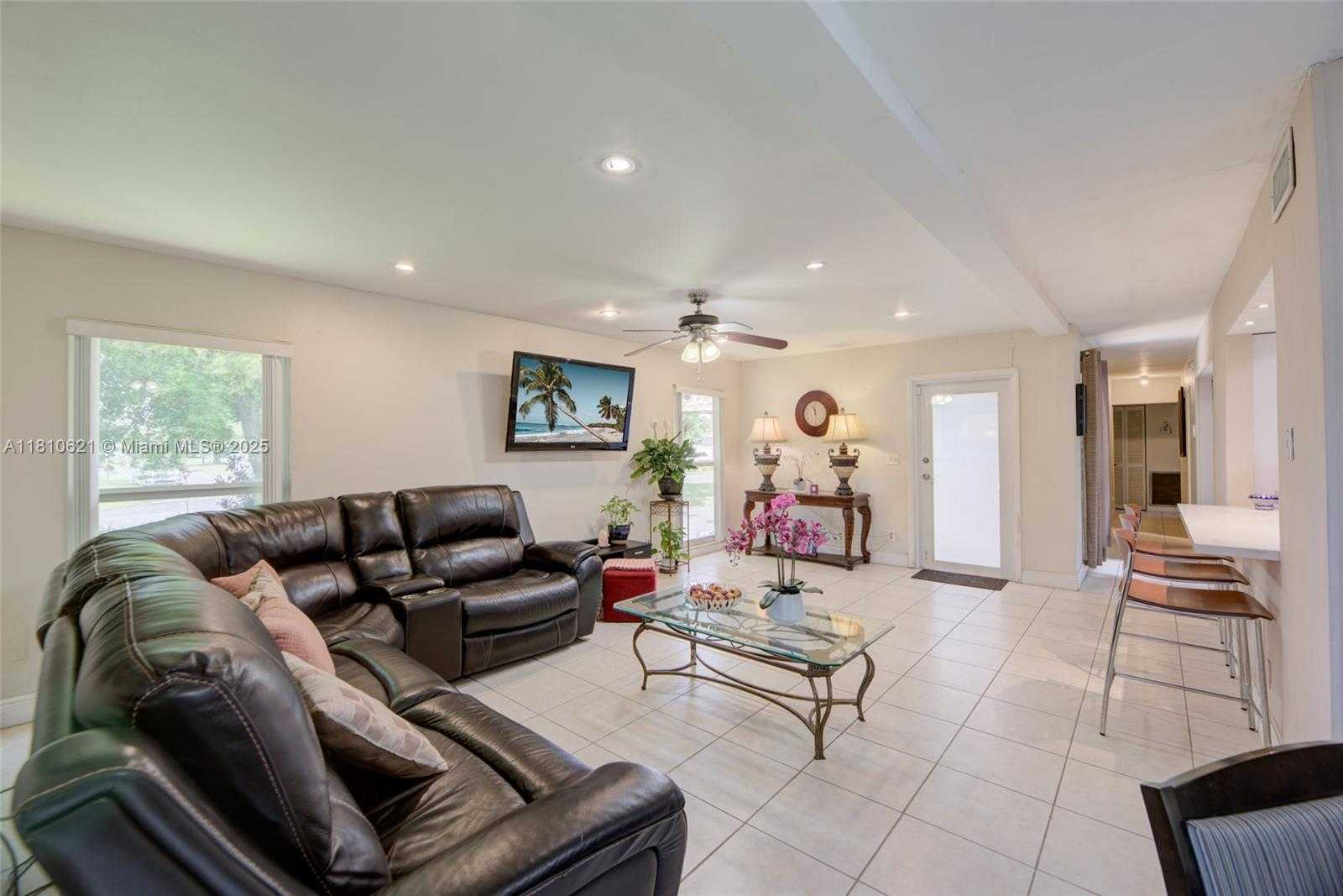 Small Image of 7201 NORTH WEST 67TH ST, Tamarac Number 15