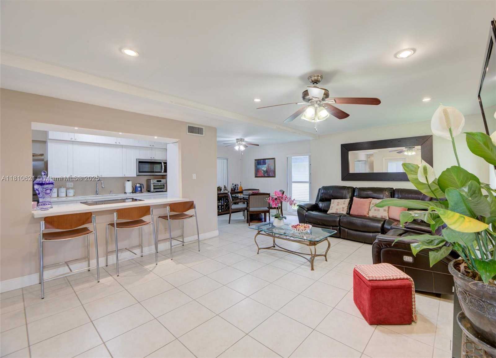 Small Image of 7201 NORTH WEST 67TH ST, Tamarac Number 16