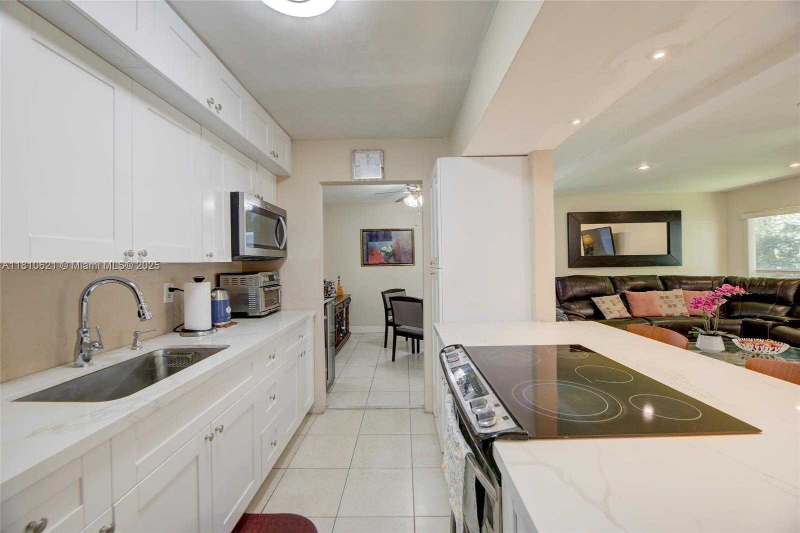 Small Image of 7201 NORTH WEST 67TH ST, Tamarac Number 23