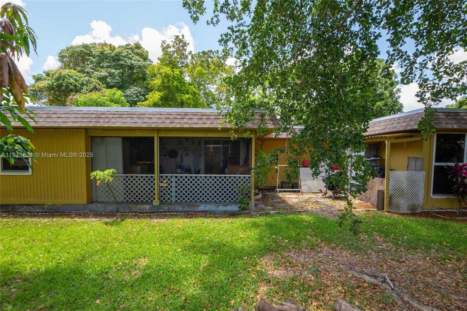 Small Image of 7201 NORTH WEST 67TH ST, Tamarac Number 43
