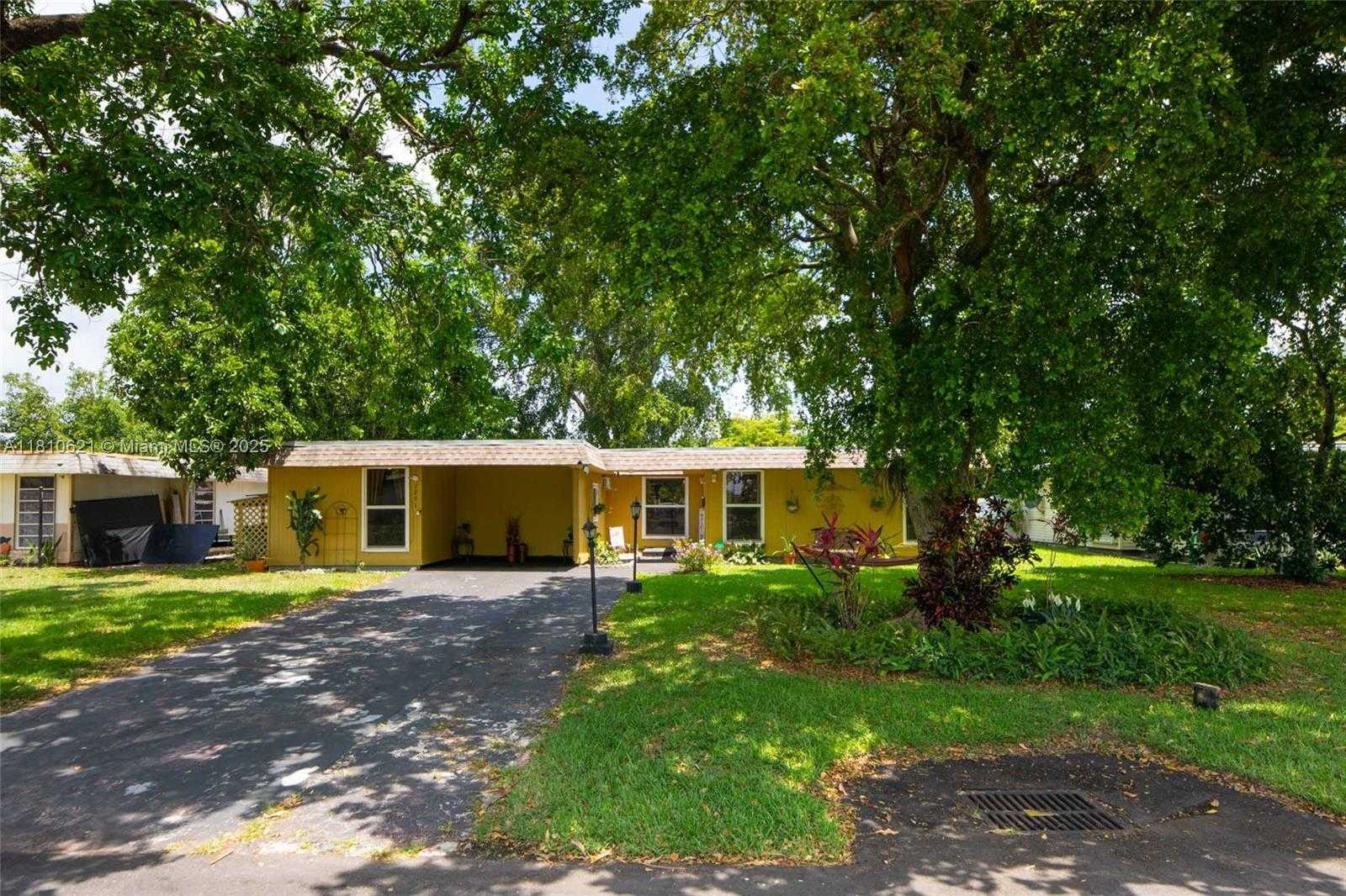 Small Image of 7201 NORTH WEST 67TH ST, Tamarac Number 6