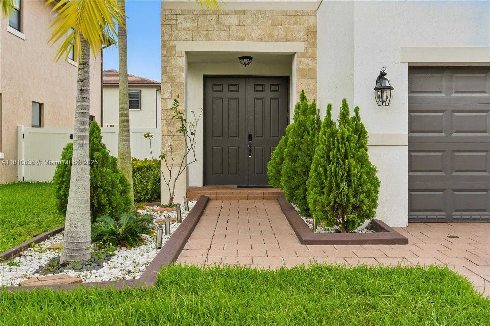 Small Image of 3534 WEST 106TH ST, Hialeah Number 2