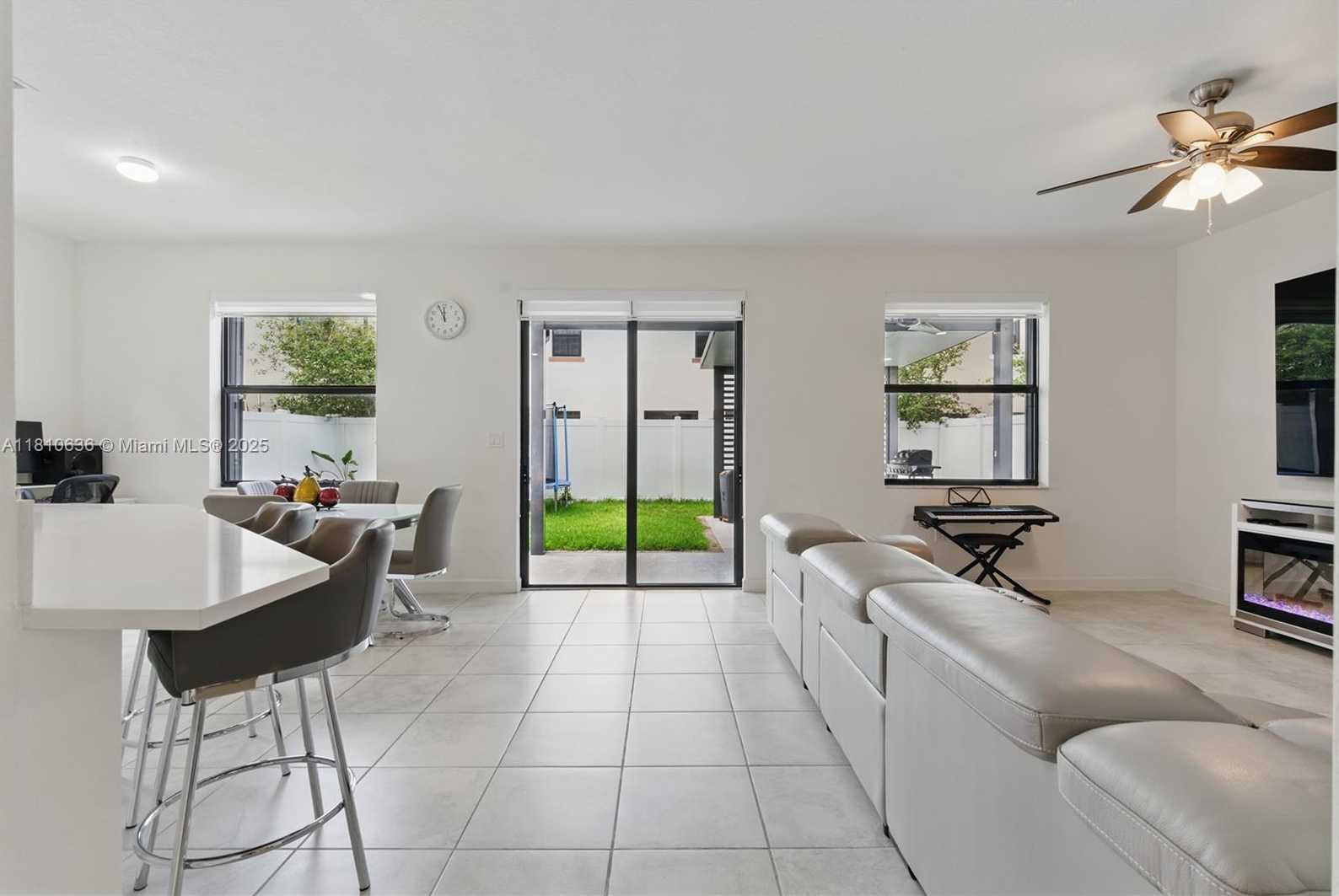 Small Image of 3534 WEST 106TH ST, Hialeah Number 7