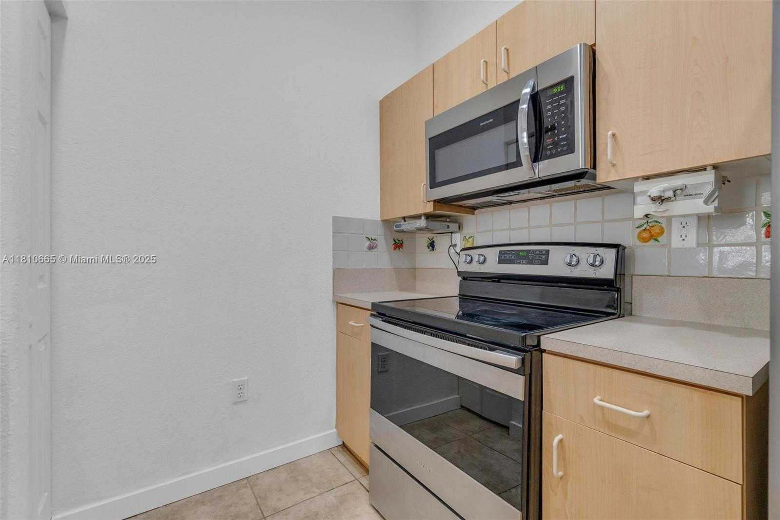 Small Image of 11014 SOUTH WEST 237TH LN, Homestead Number 17