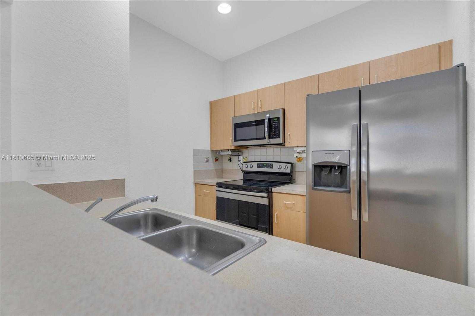 Small Image of 11014 SOUTH WEST 237TH LN, Homestead Number 18