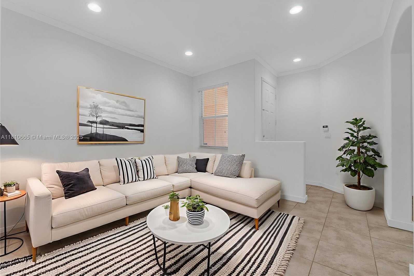 Small Image of 11014 SOUTH WEST 237TH LN, Homestead Number 2