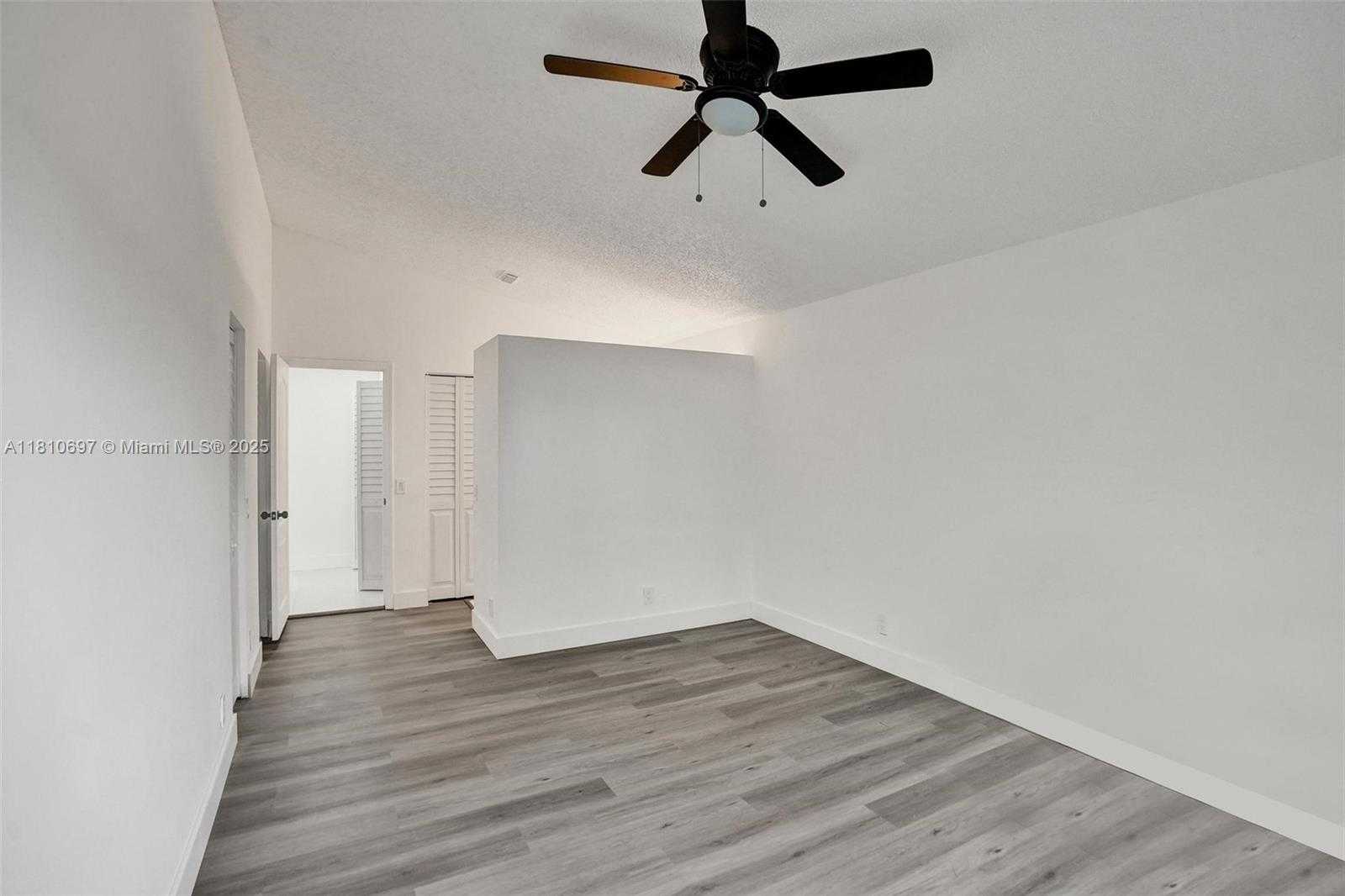 Small Image of 7325 FLORES WAY, Margate Number 16