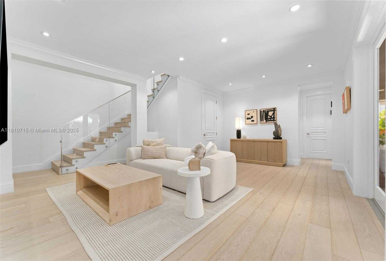 Small Image of 1210 95TH ST, Bay Harbor Islands Number 3