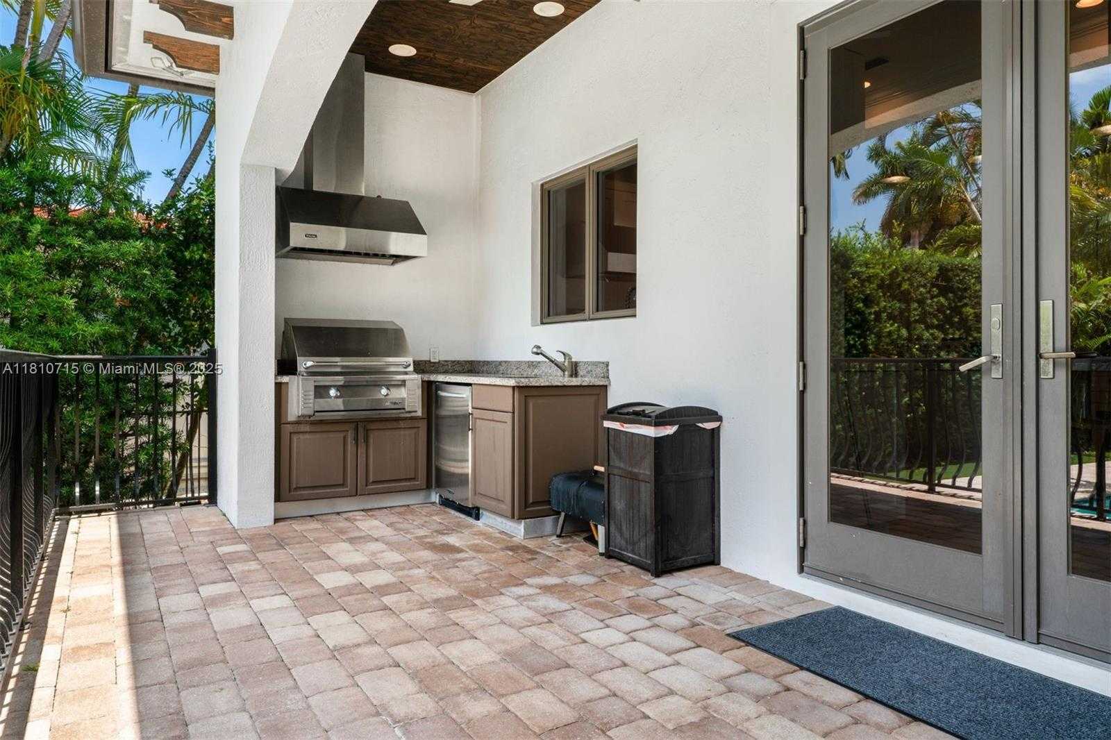Small Image of 1210 95TH ST, Bay Harbor Islands Number 30