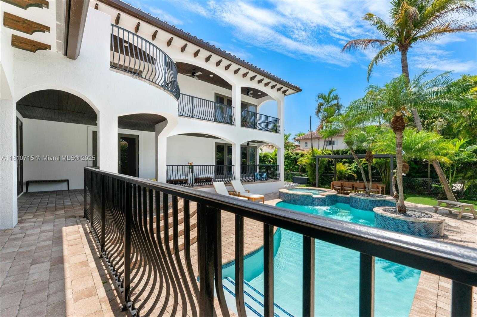 Small Image of 1210 95TH ST, Bay Harbor Islands Number 31