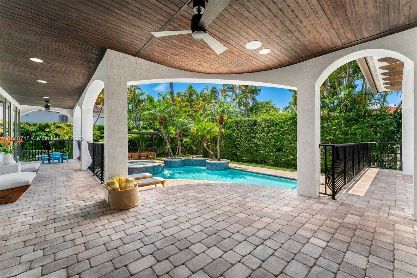 Small Image of 1210 95TH ST, Bay Harbor Islands Number 36