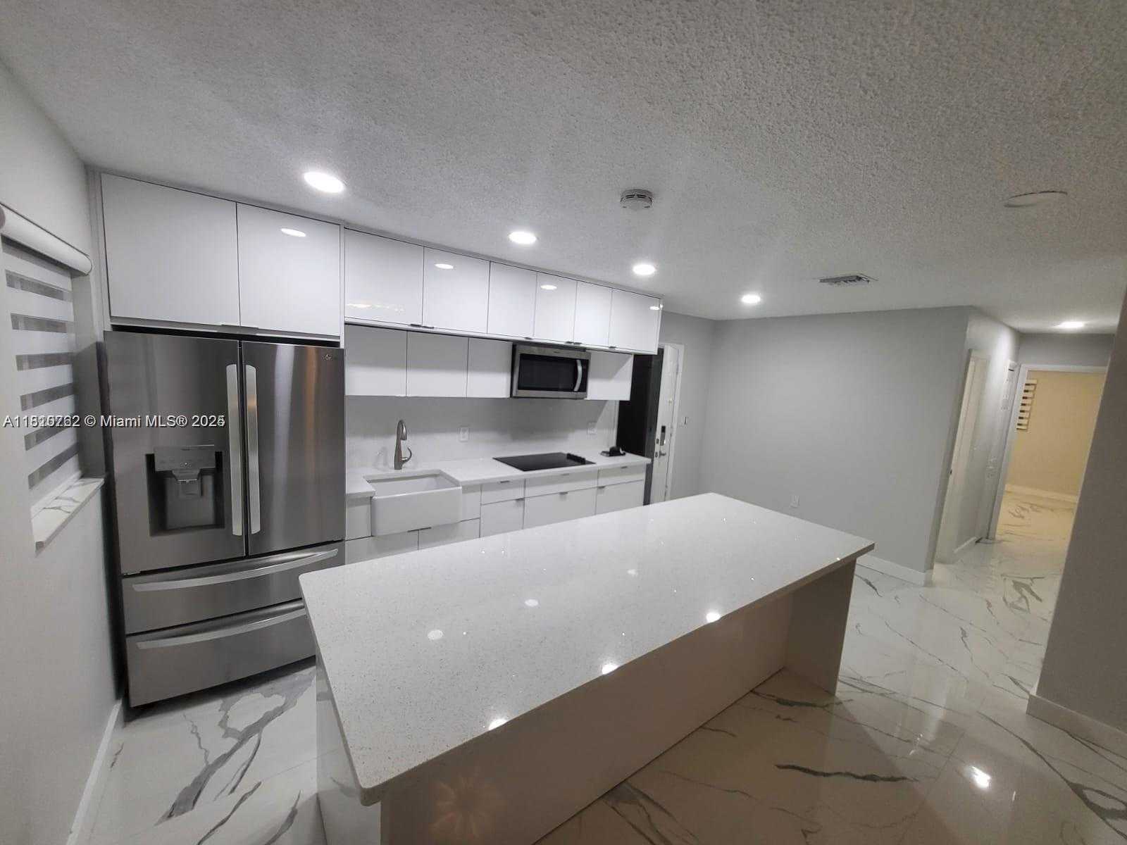 Small Image of 6275 PALM AVE, Hialeah Number 5