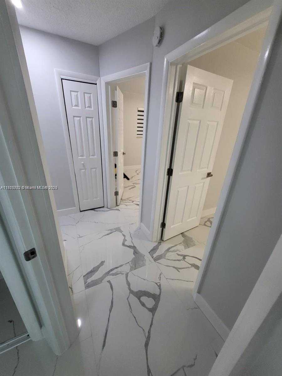 Small Image of 6275 PALM AVE, Hialeah Number 8