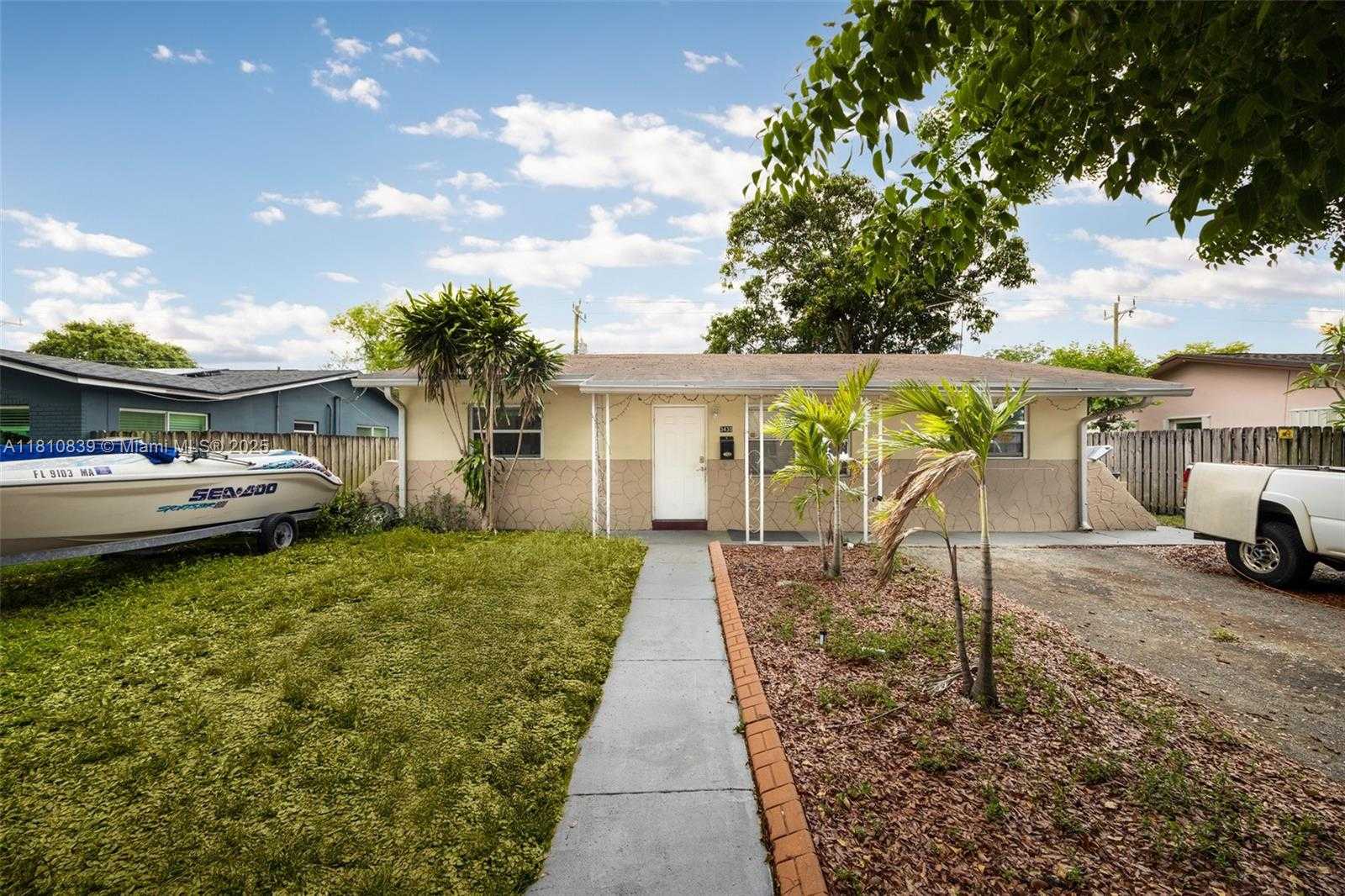 Small Image of 3430 NORTH 65TH AVE, Hollywood Number 2