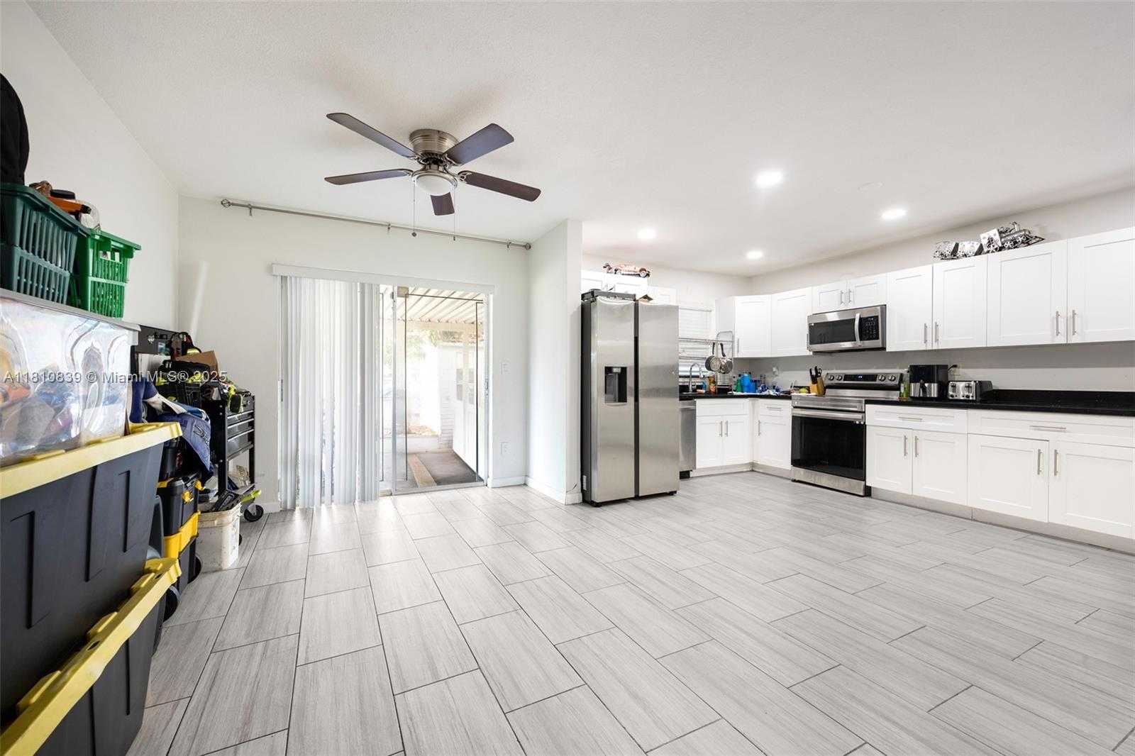 Small Image of 3430 NORTH 65TH AVE, Hollywood Number 3