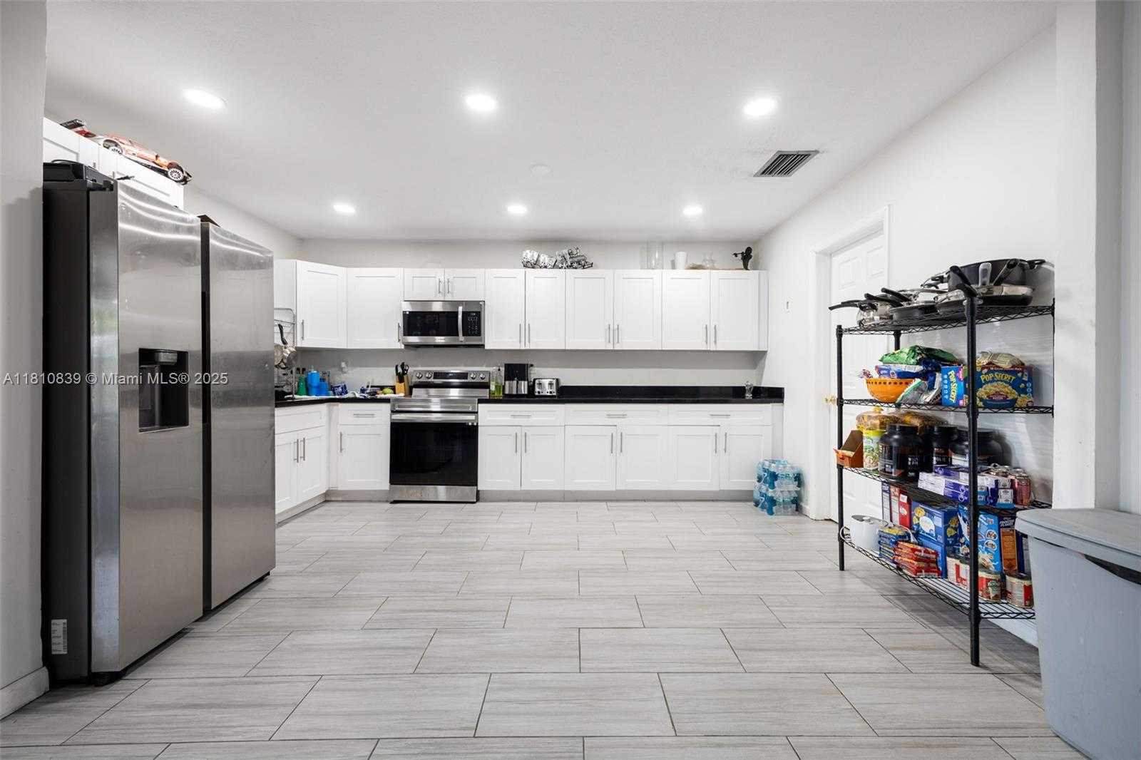 Small Image of 3430 NORTH 65TH AVE, Hollywood Number 4