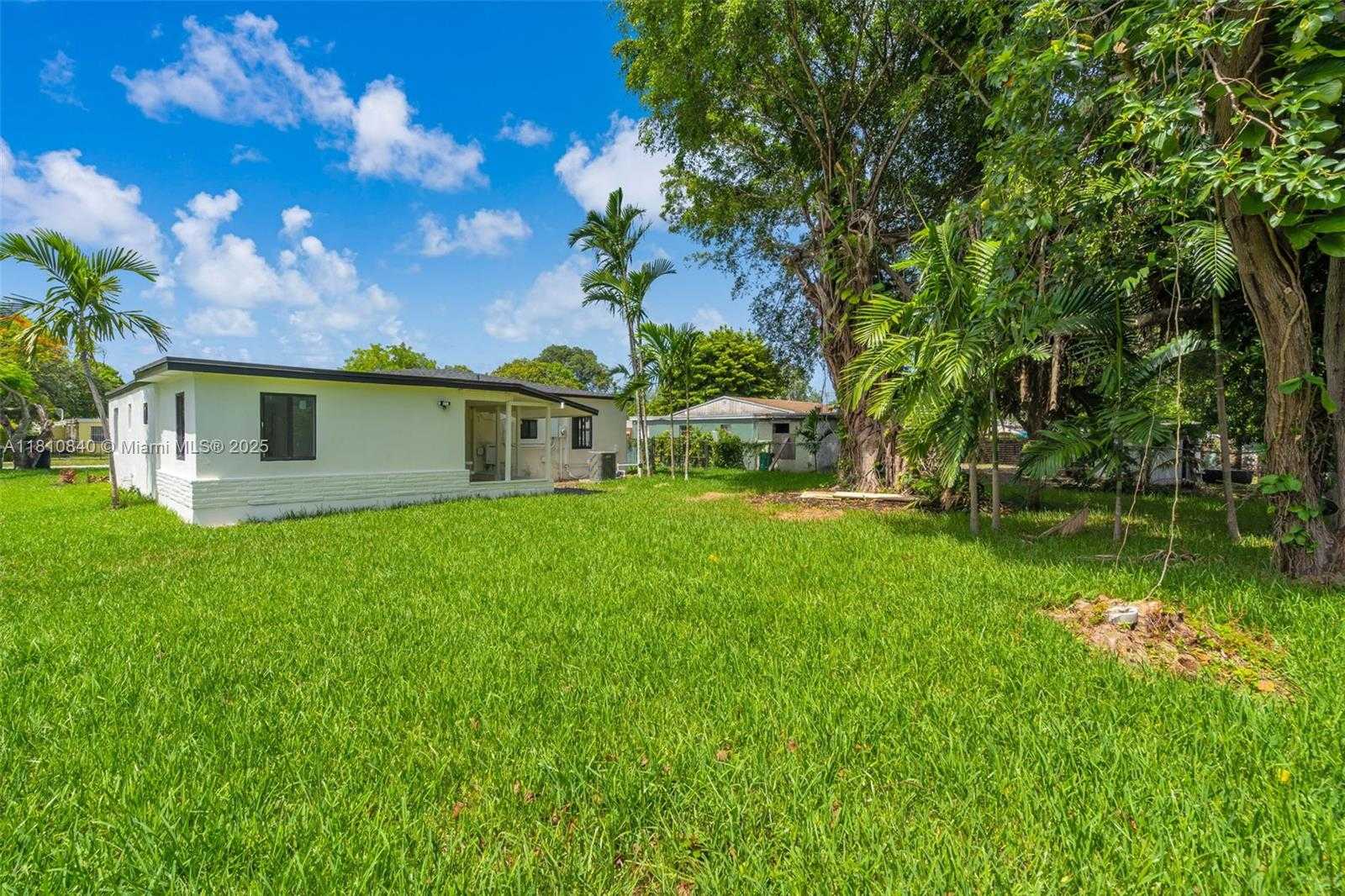 Small Image of 1010 NORTH EAST 140TH ST, North Miami Number 17