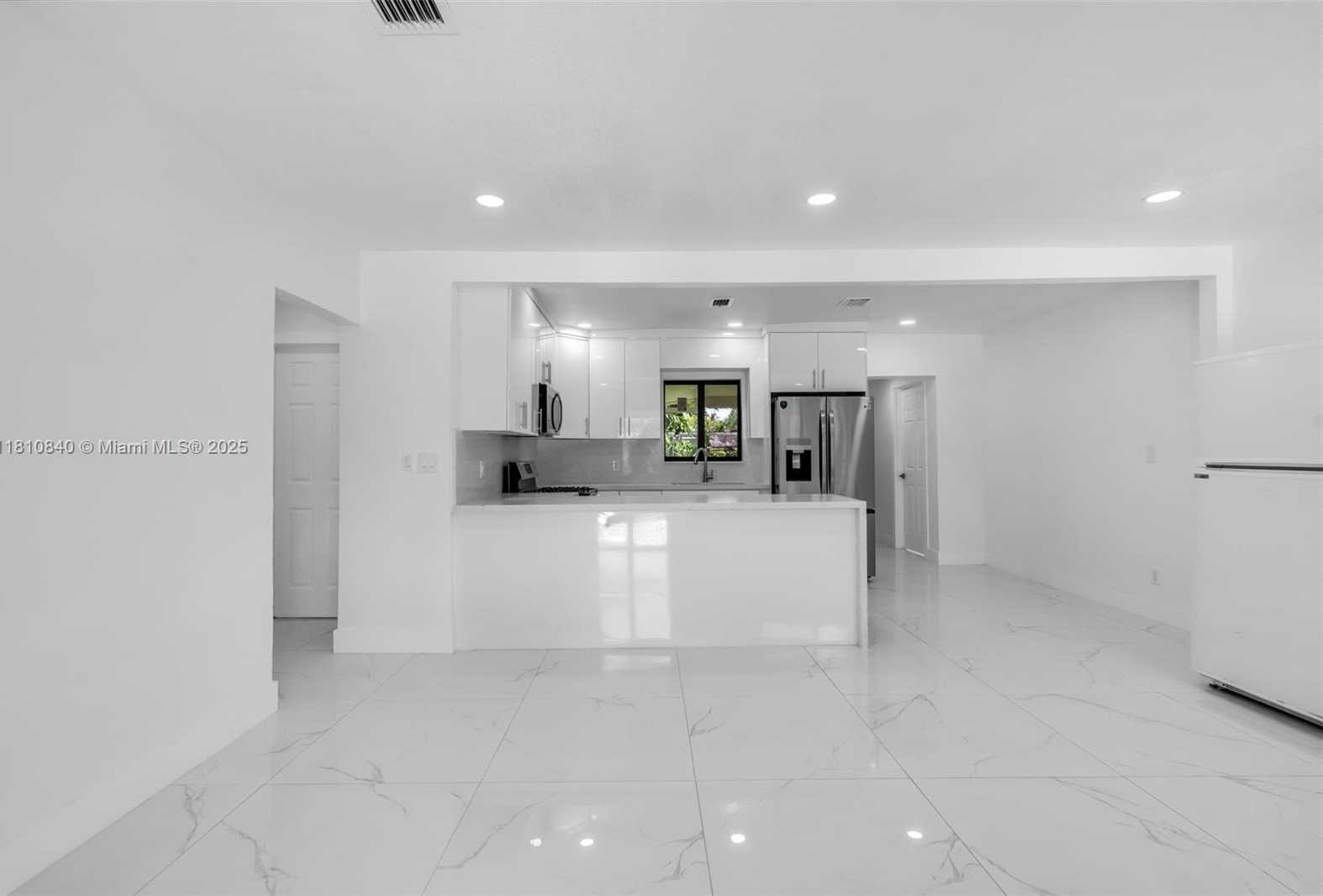 Small Image of 1010 NORTH EAST 140TH ST, North Miami Number 3