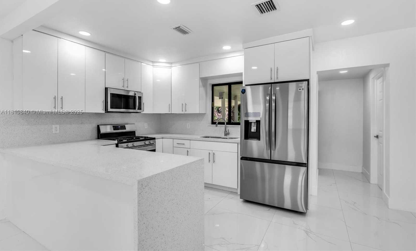 Small Image of 1010 NORTH EAST 140TH ST, North Miami Number 5