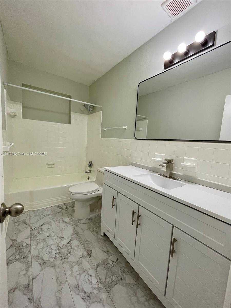 Small Image of 310 NORTH WEST 33RD TER, Lauderhill Number 12