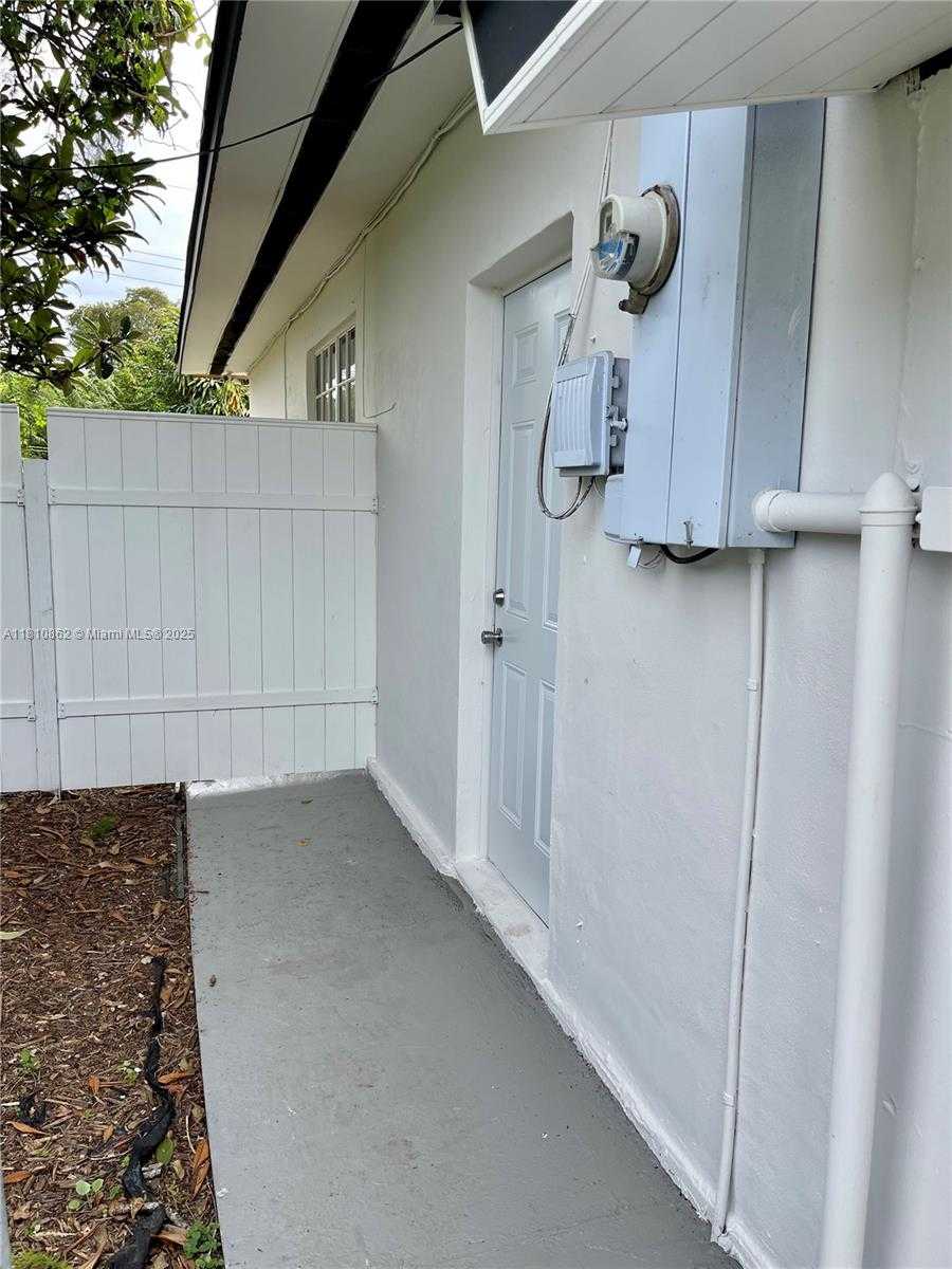 Small Image of 310 NORTH WEST 33RD TER, Lauderhill Number 22