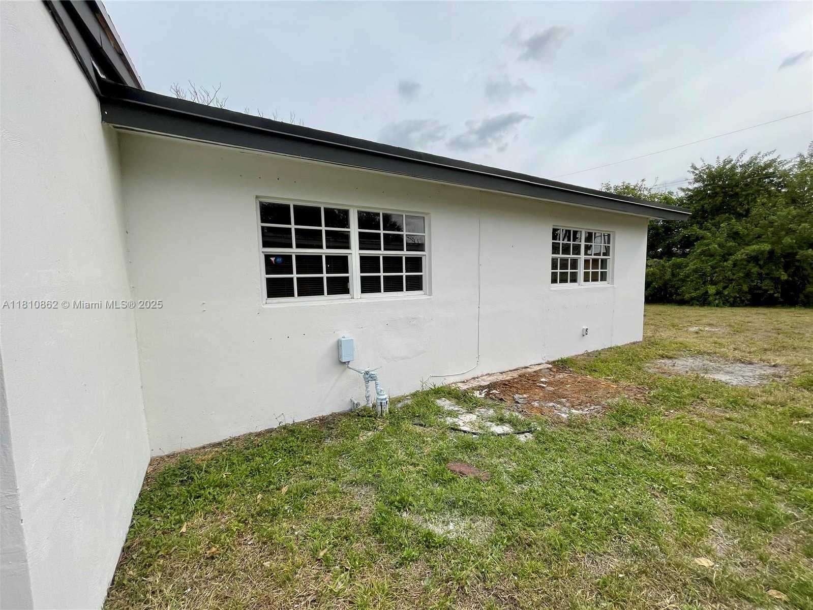 Small Image of 310 NORTH WEST 33RD TER, Lauderhill Number 34