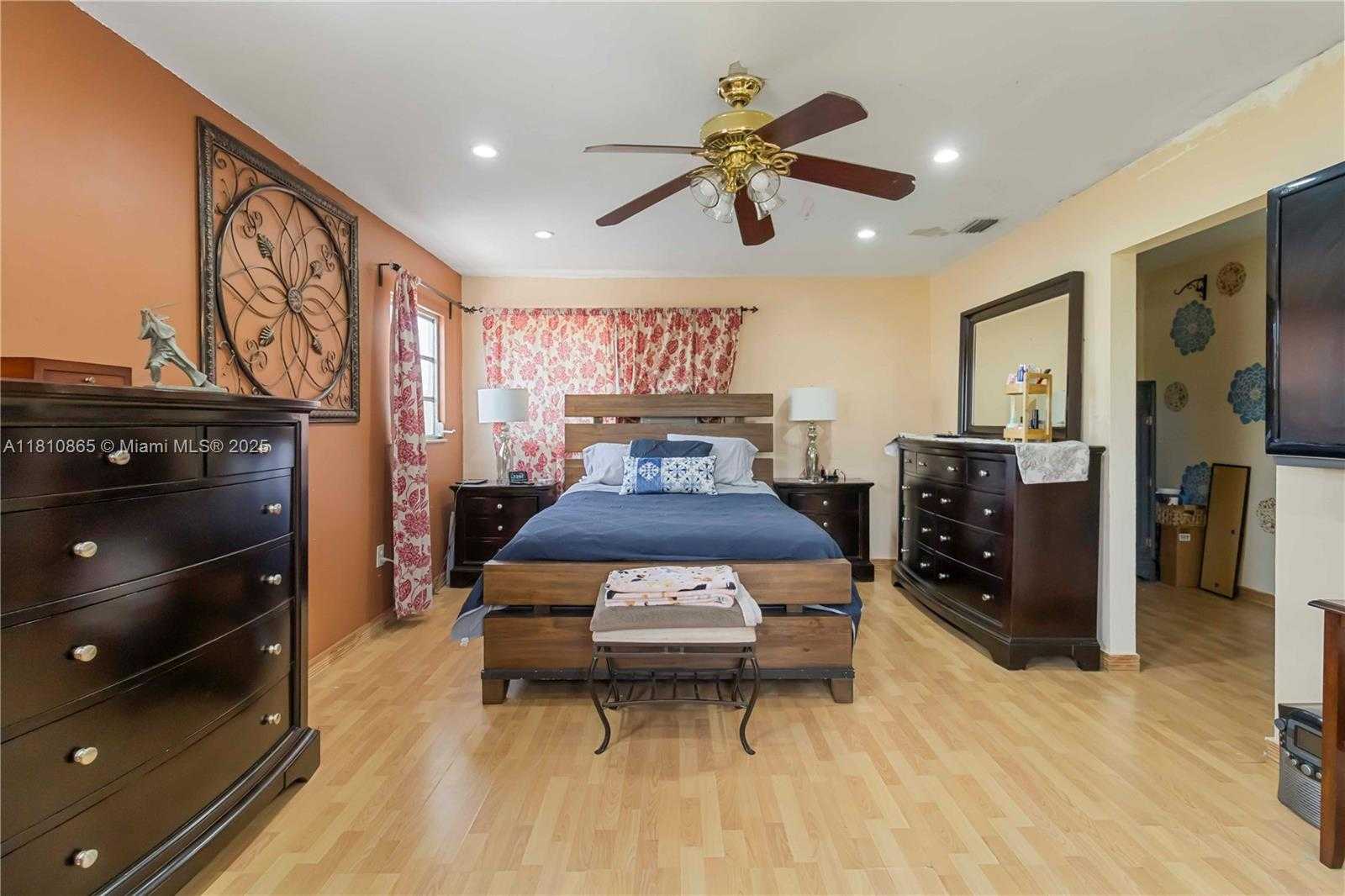 Small Image of 7141 CUSTER ST, Hollywood Number 17