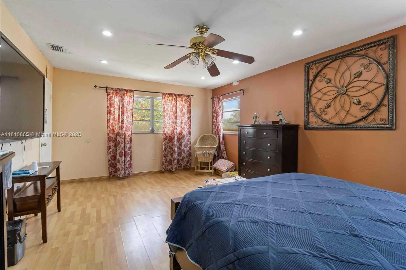 Small Image of 7141 CUSTER ST, Hollywood Number 18