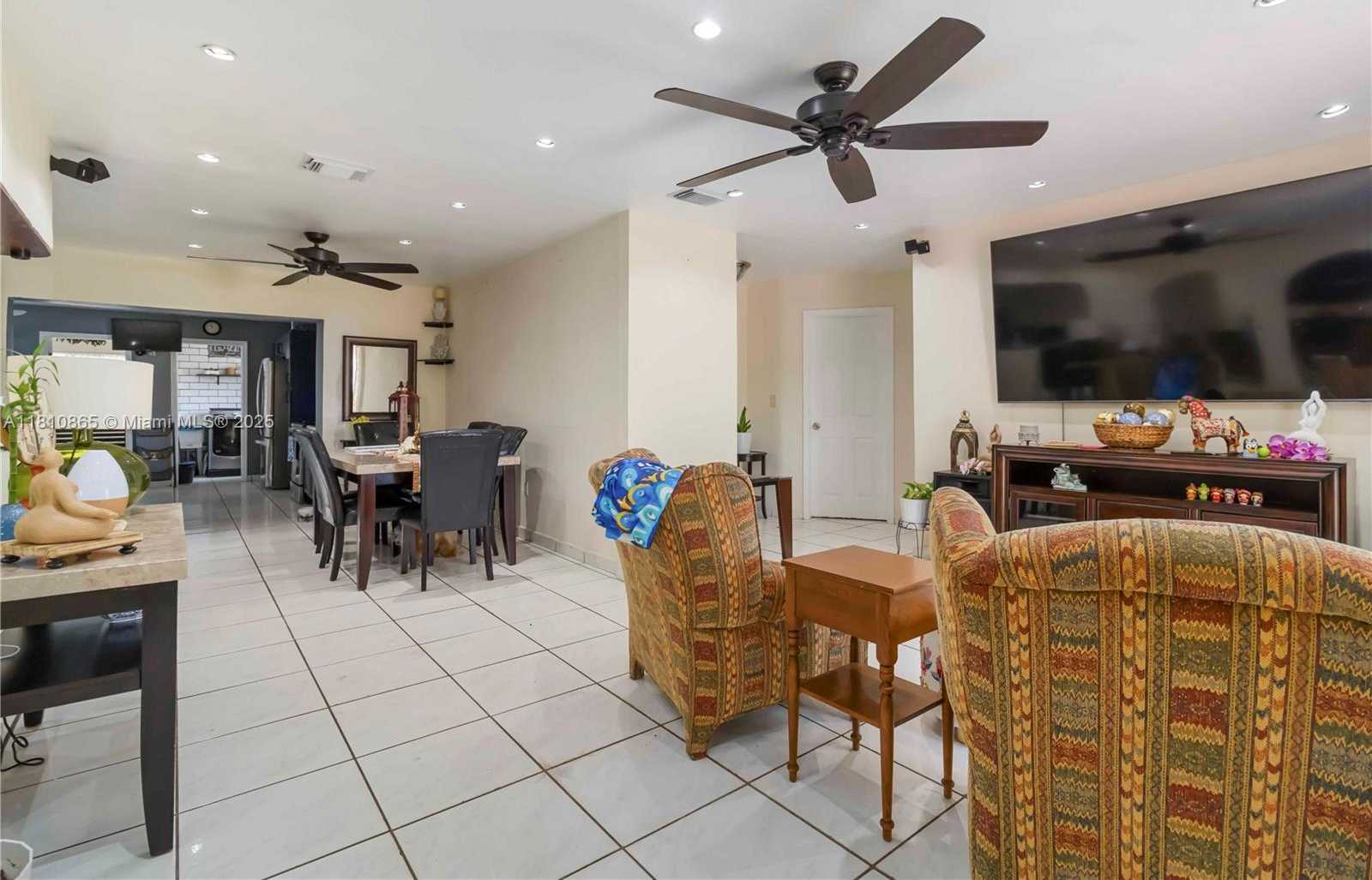 Small Image of 7141 CUSTER ST, Hollywood Number 5