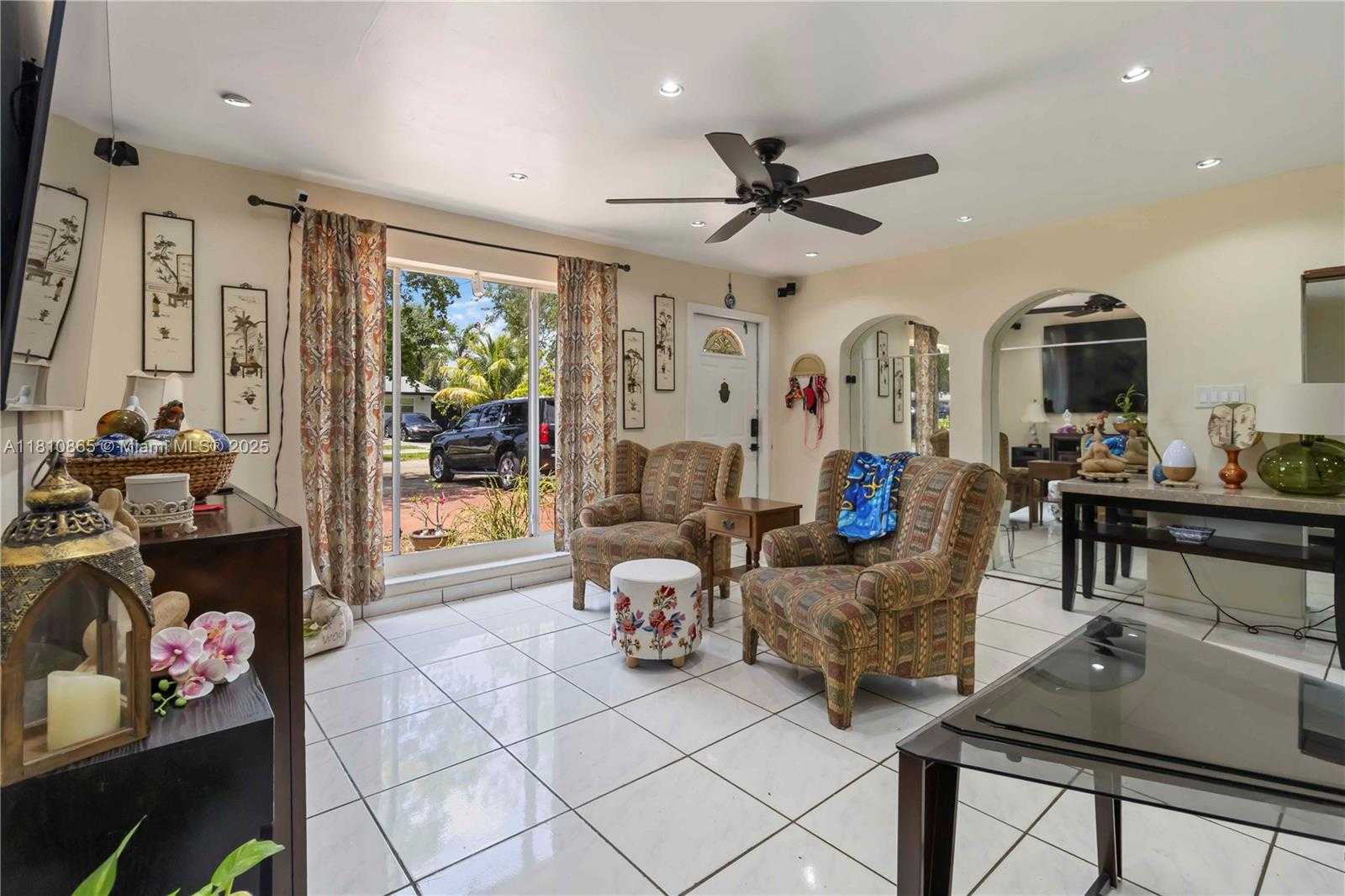 Small Image of 7141 CUSTER ST, Hollywood Number 6
