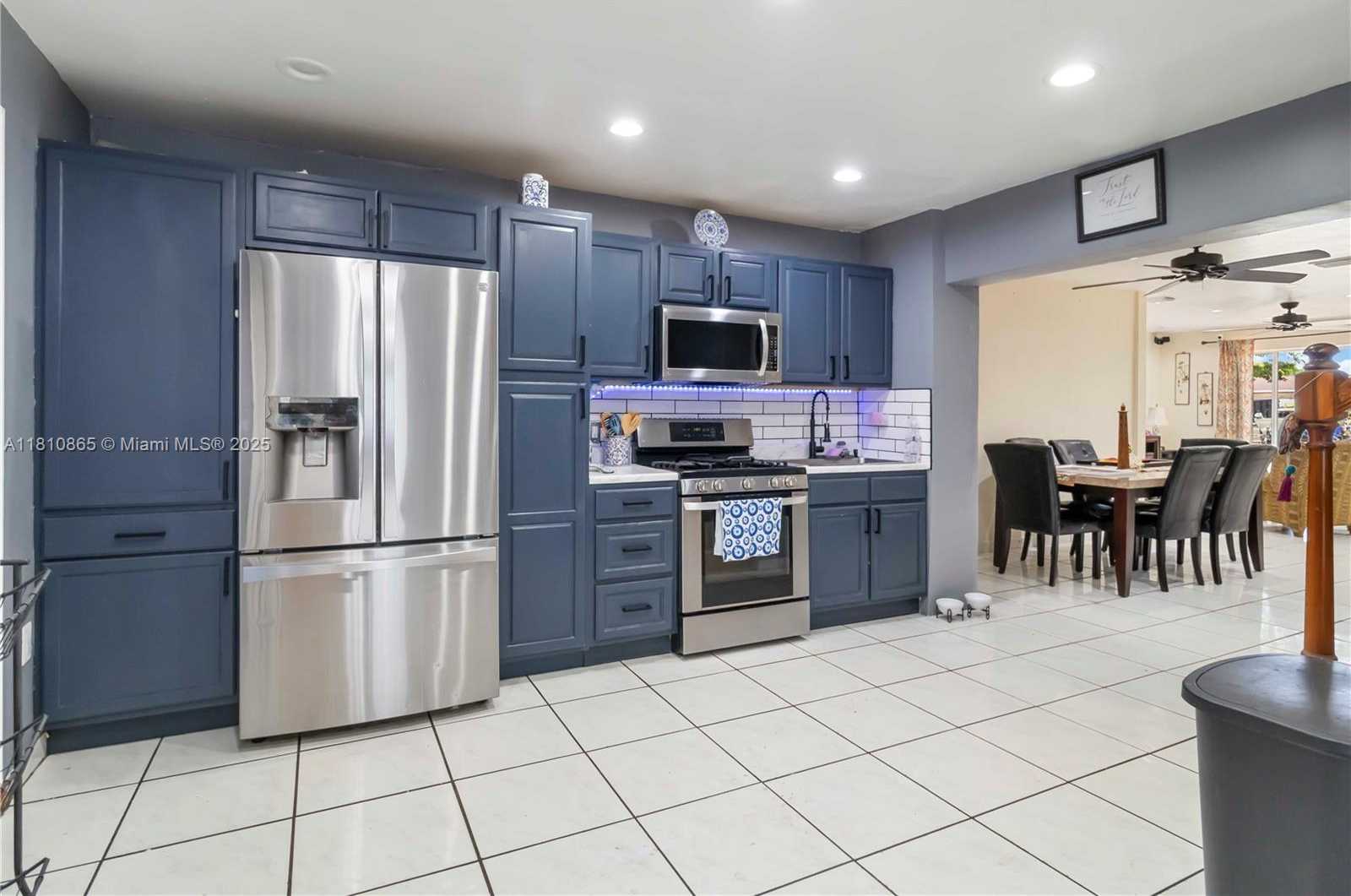 Small Image of 7141 CUSTER ST, Hollywood Number 9