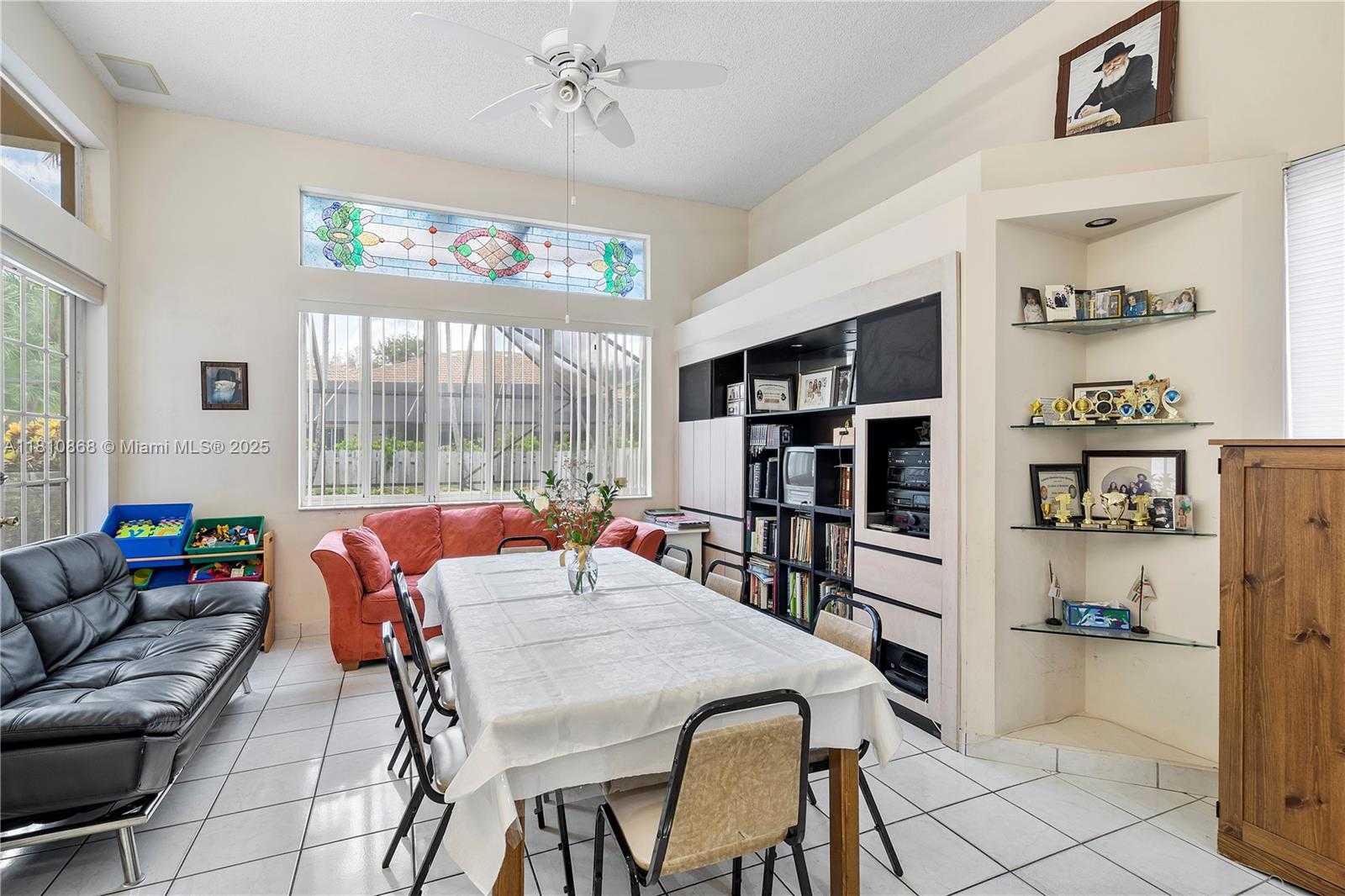 Small Image of 1357 CAMELLIA LN, Weston Number 14