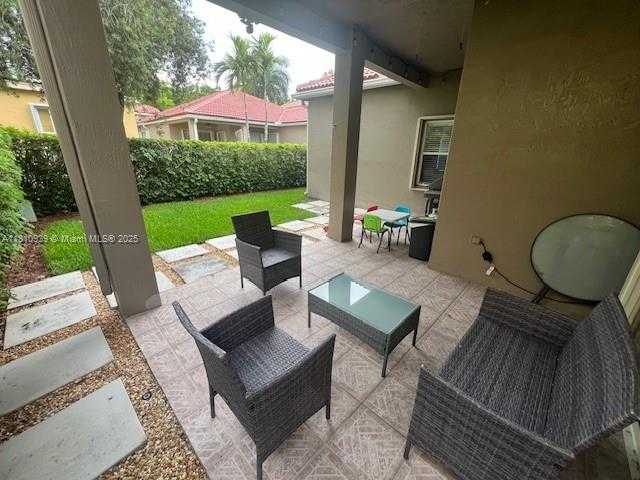Small Image of 1020 SILKTREE LN, Weston Number 16