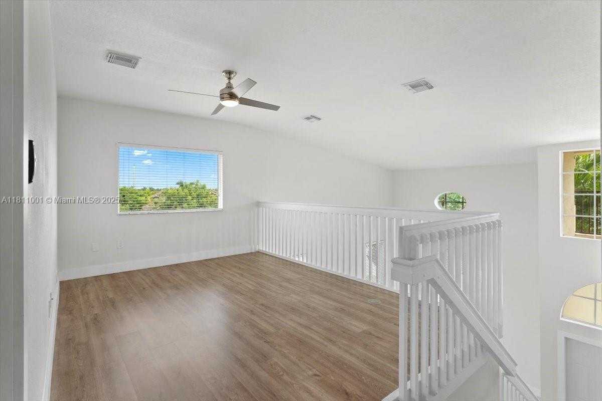 Small Image of 8773 SOUTH WEST 220TH LN, Cutler Bay Number 14