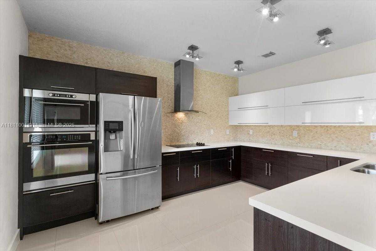 Small Image of 8773 SOUTH WEST 220TH LN, Cutler Bay Number 17